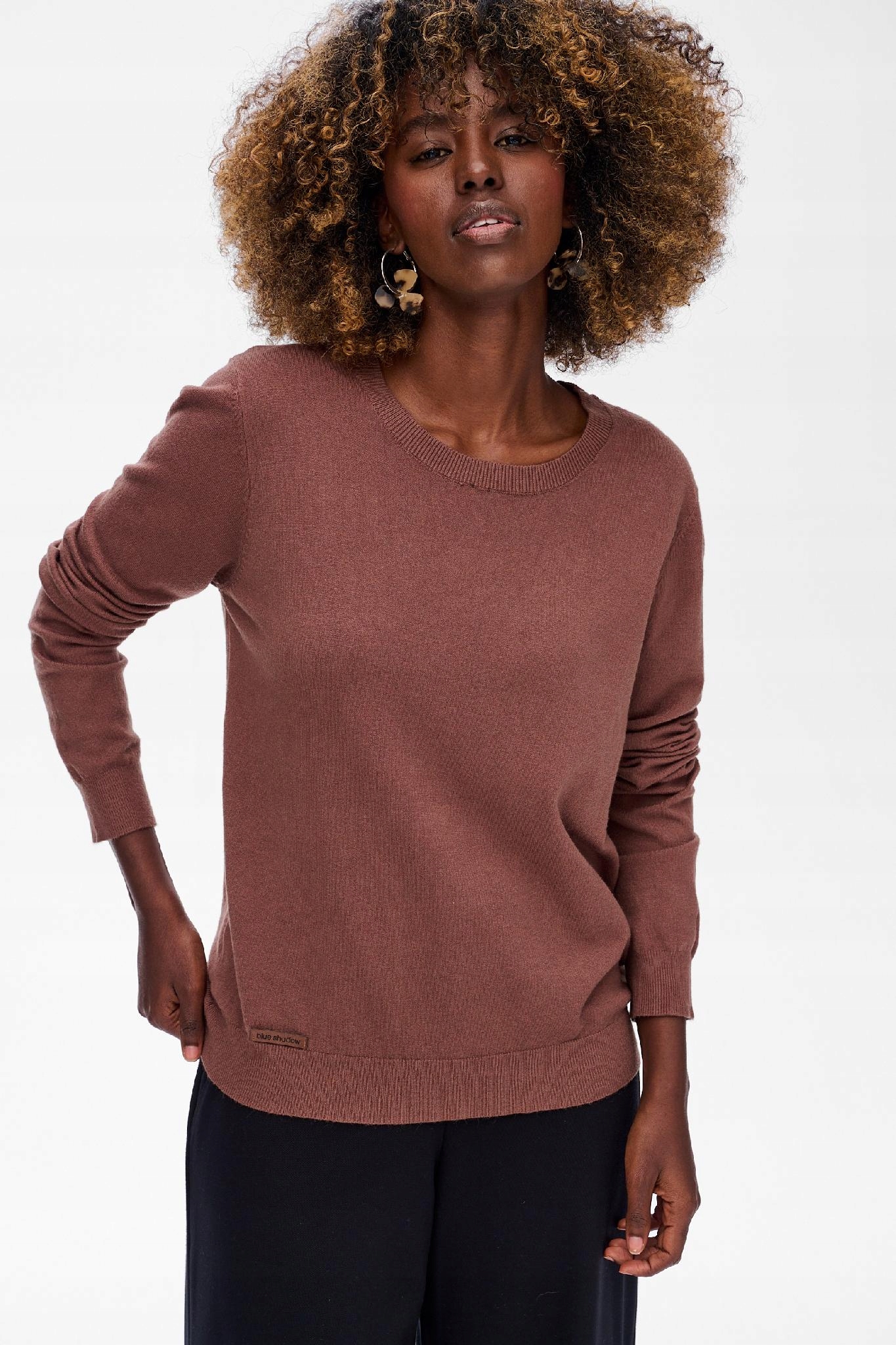 Dámský svetr s dlouhým rukávem hnědý S7015-29 blue shadow vel. Univerzální