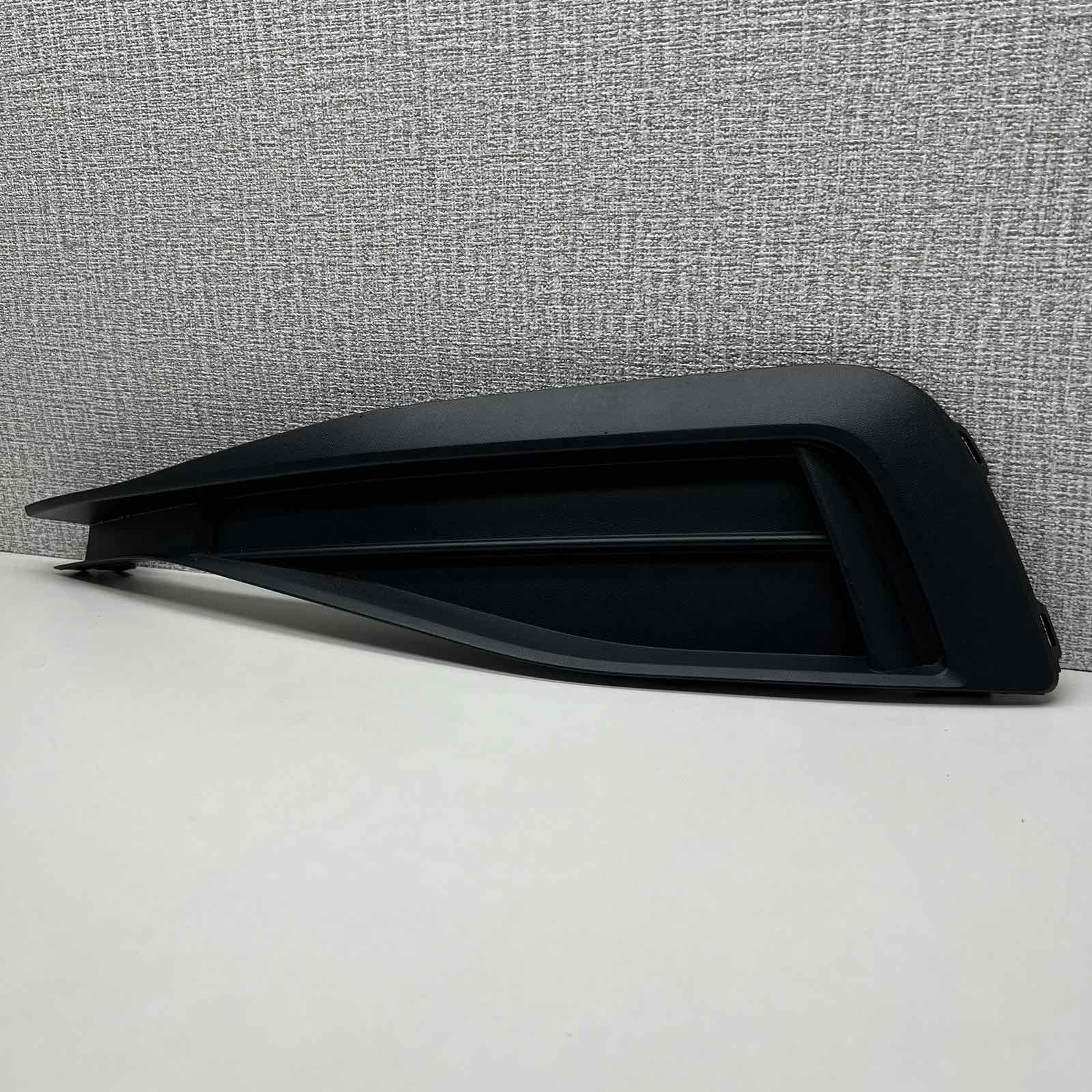VW PASSAT B8 spoiler grid of a bumper left 3G0853665J