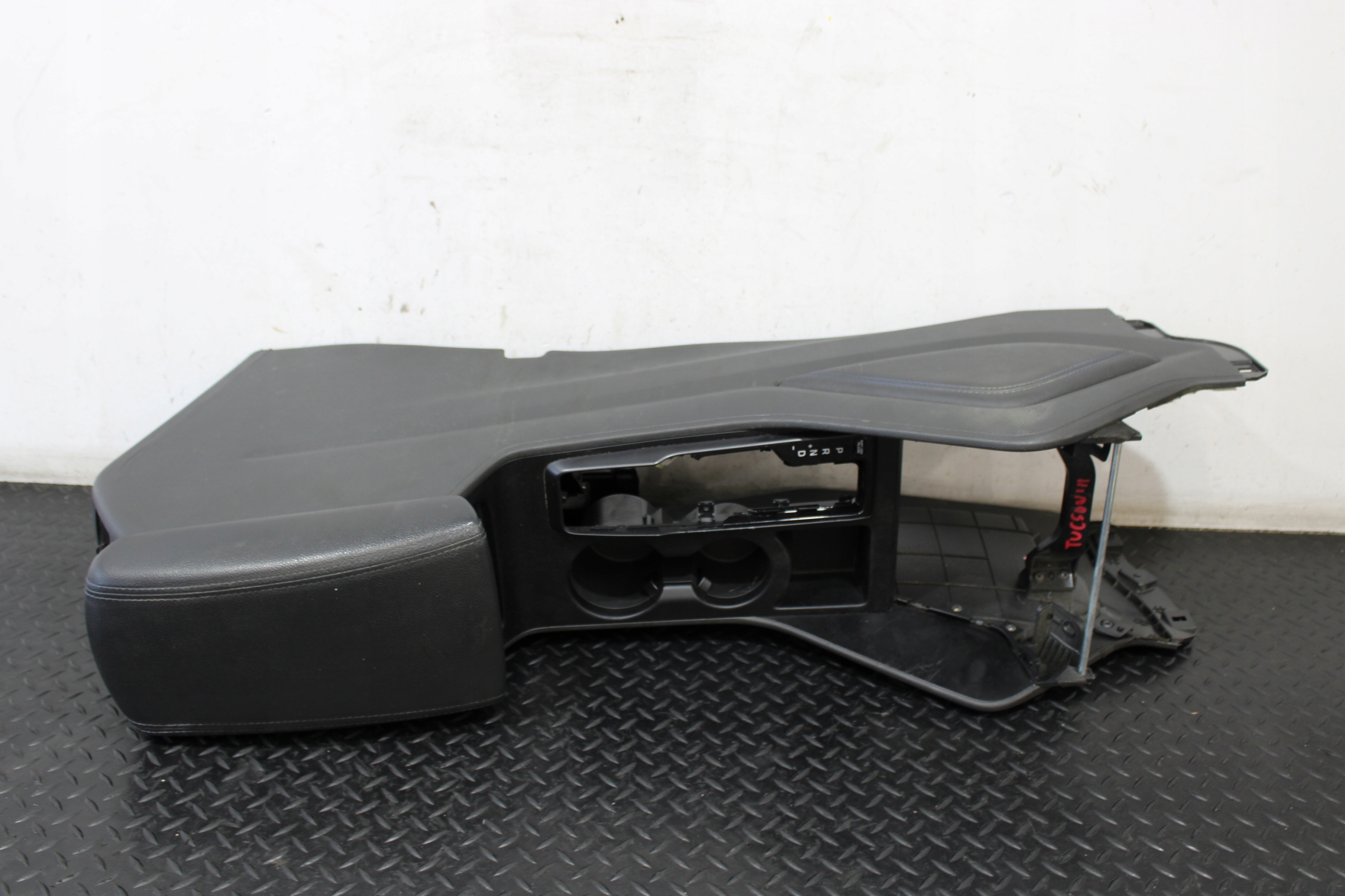 TUNEL central armrest AUTOMAT HYUNDAI TUCSON 3 III
