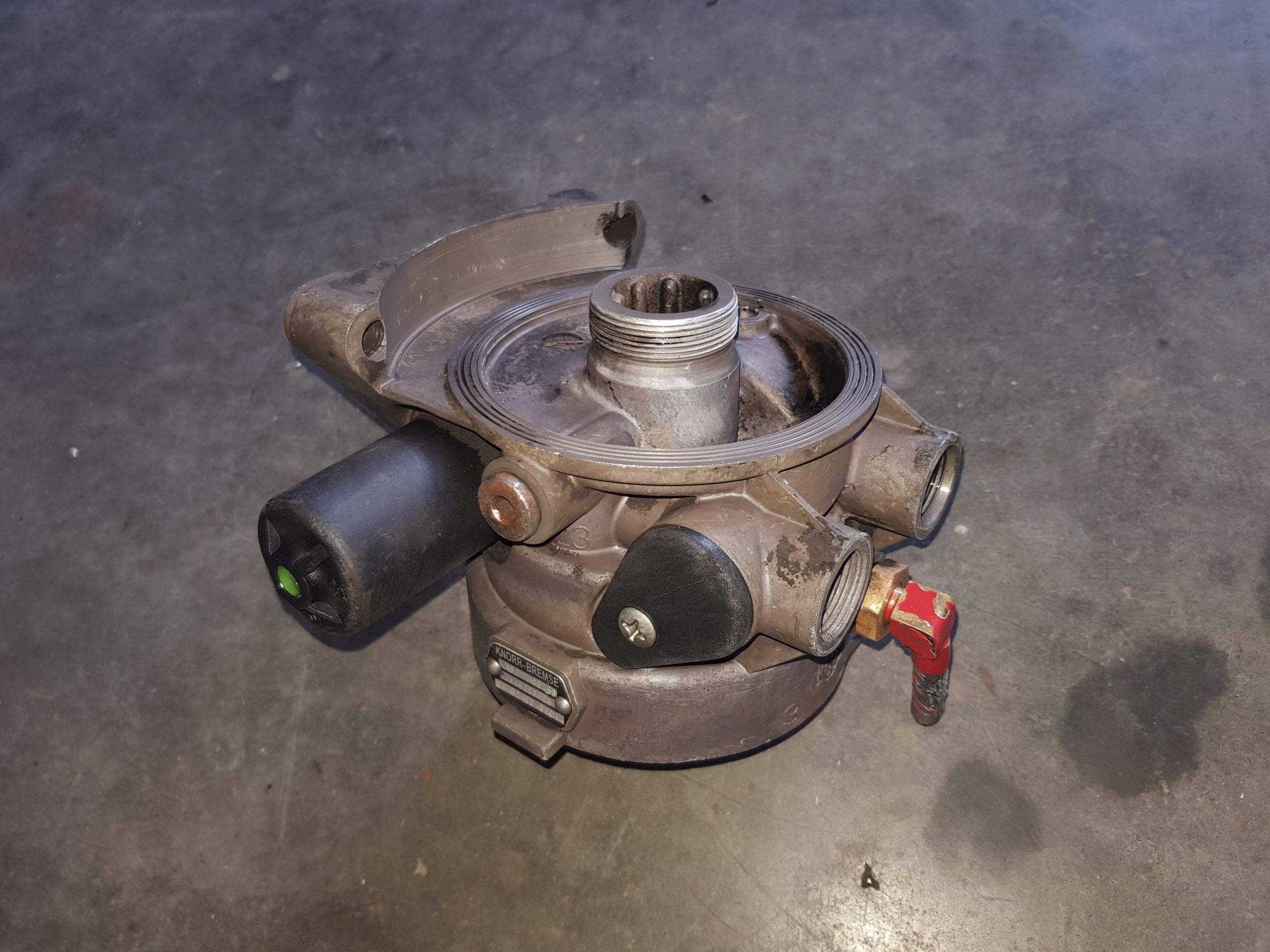 MAN TGA TGS TGL PODSTAWA OSUSZACZA OSUSZACZ