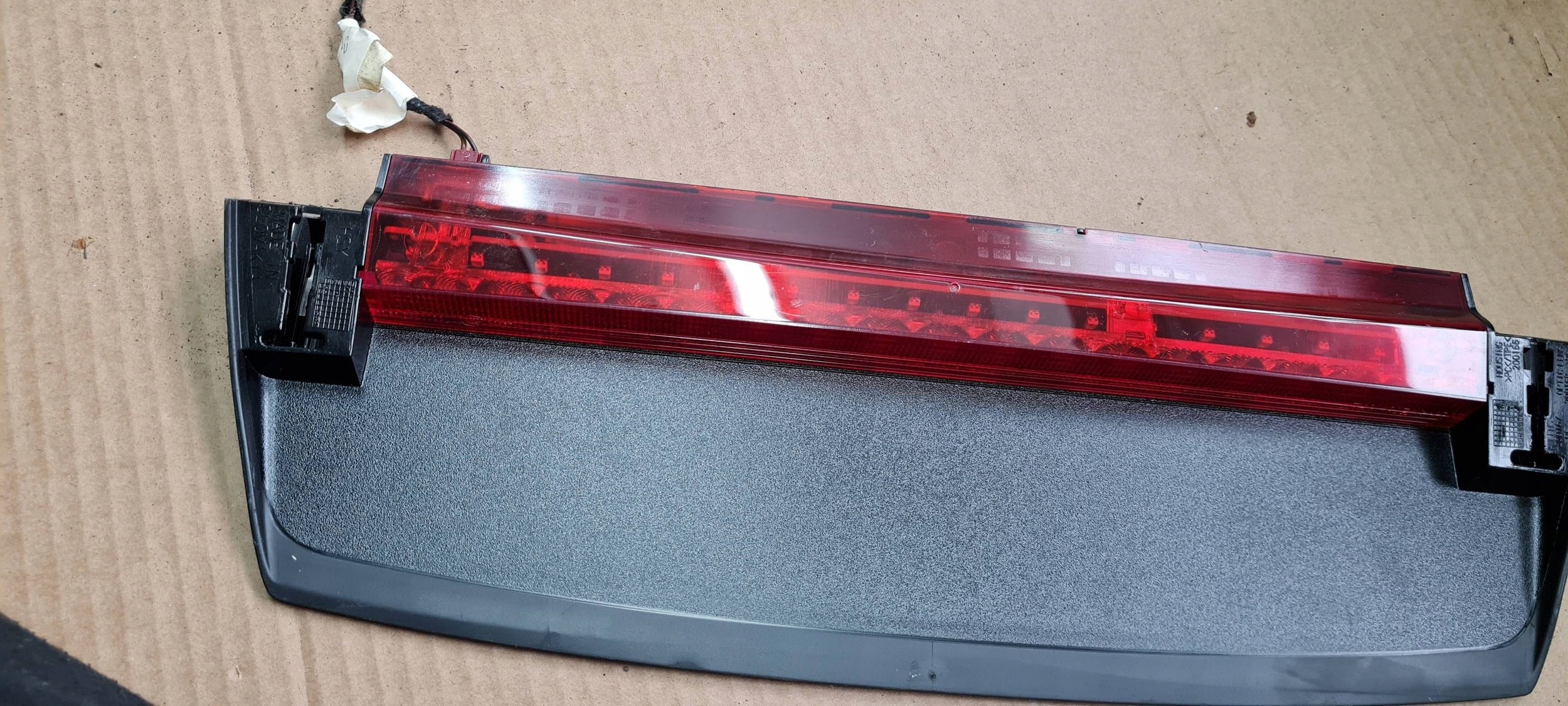 A4 B9 8W S4 TRZECIE light STOP sedan 8W5945097