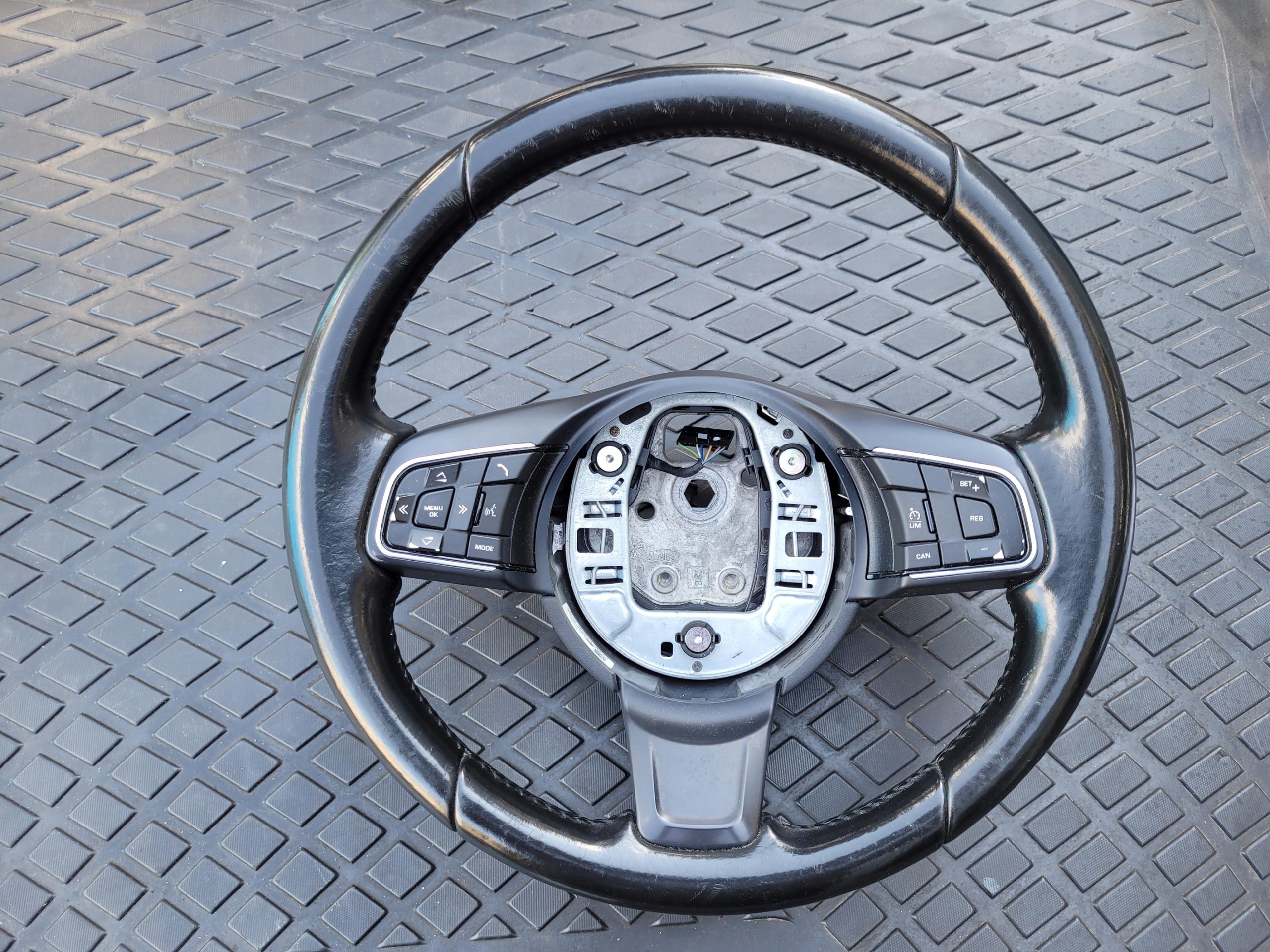 lenkrad MULTIFUNKCJA JAGUAR XE X760