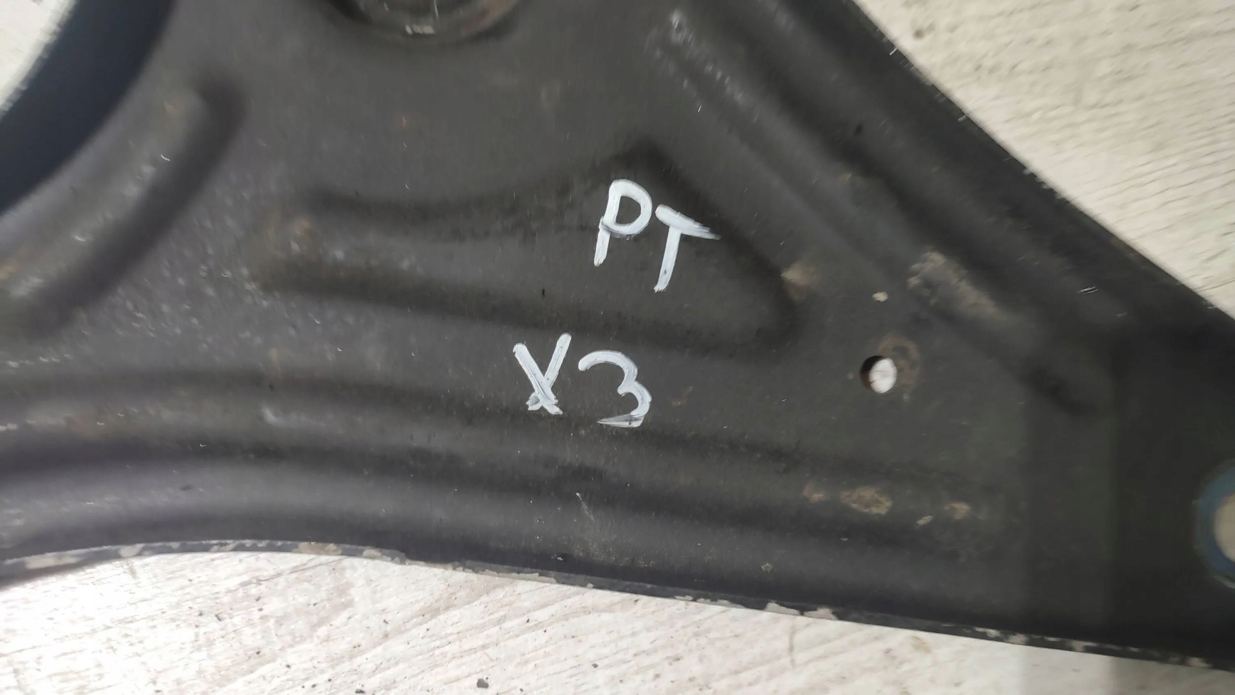 BMW X3 F25 2015 rear part side right arm console