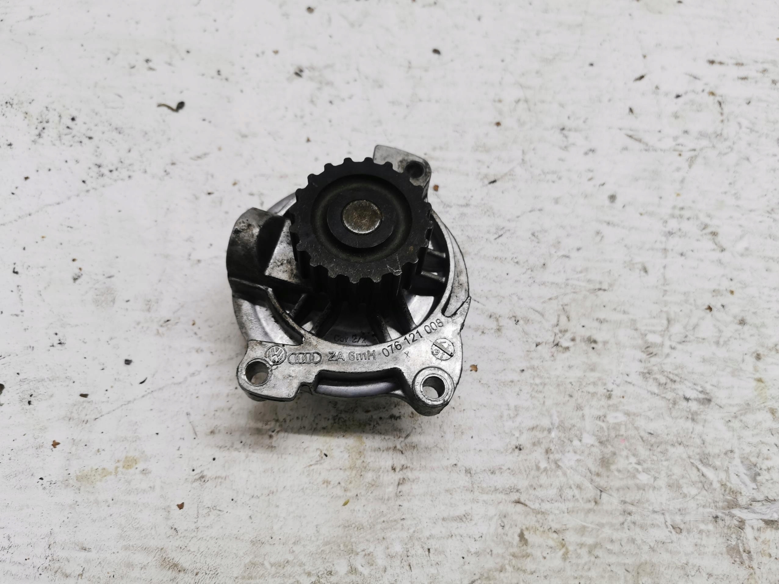 water pump VW CRAFTER 2.5 TDI 076121008 06-11