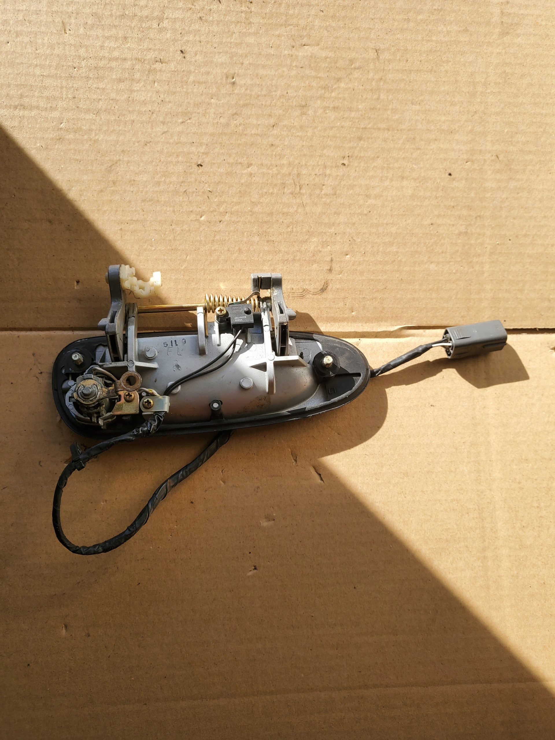 handle exterior left front driver´s MAZDA 626 OE EUROPA