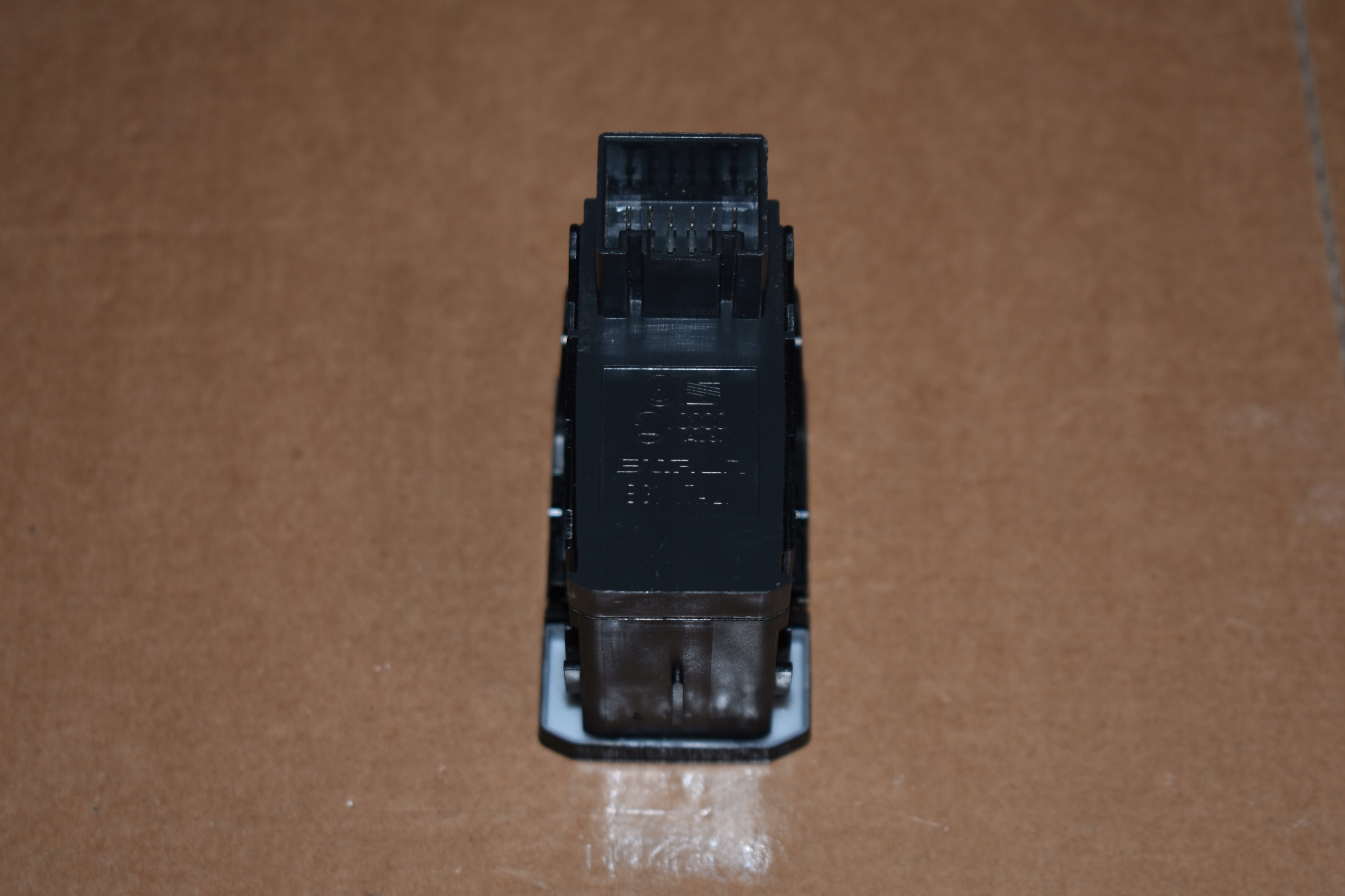 IDEALNY button electric brake HOLD VW TOUAREG III 1