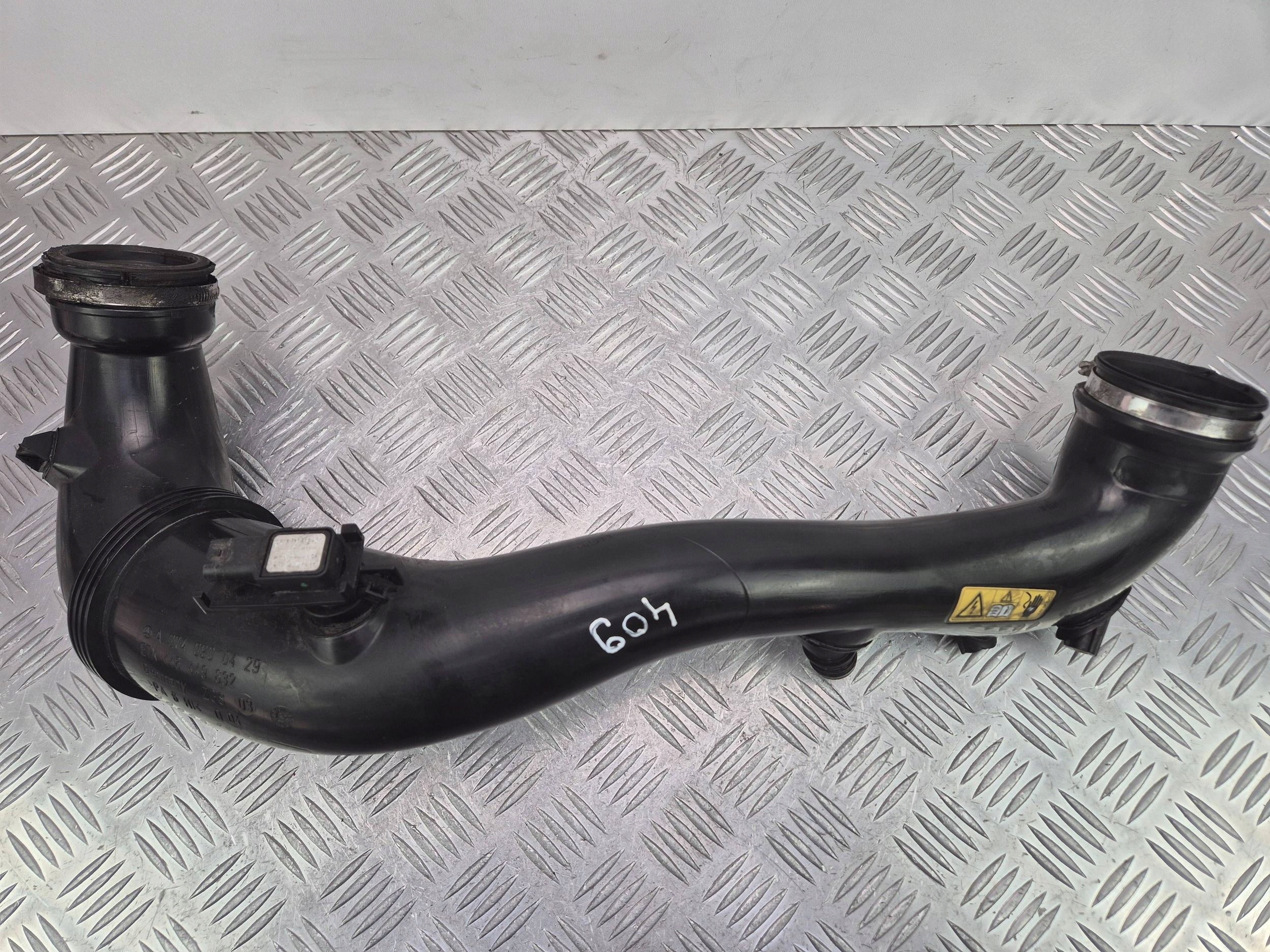 Mercedes E200 CGI W212 Czesc rury dolotu luft A2740900429