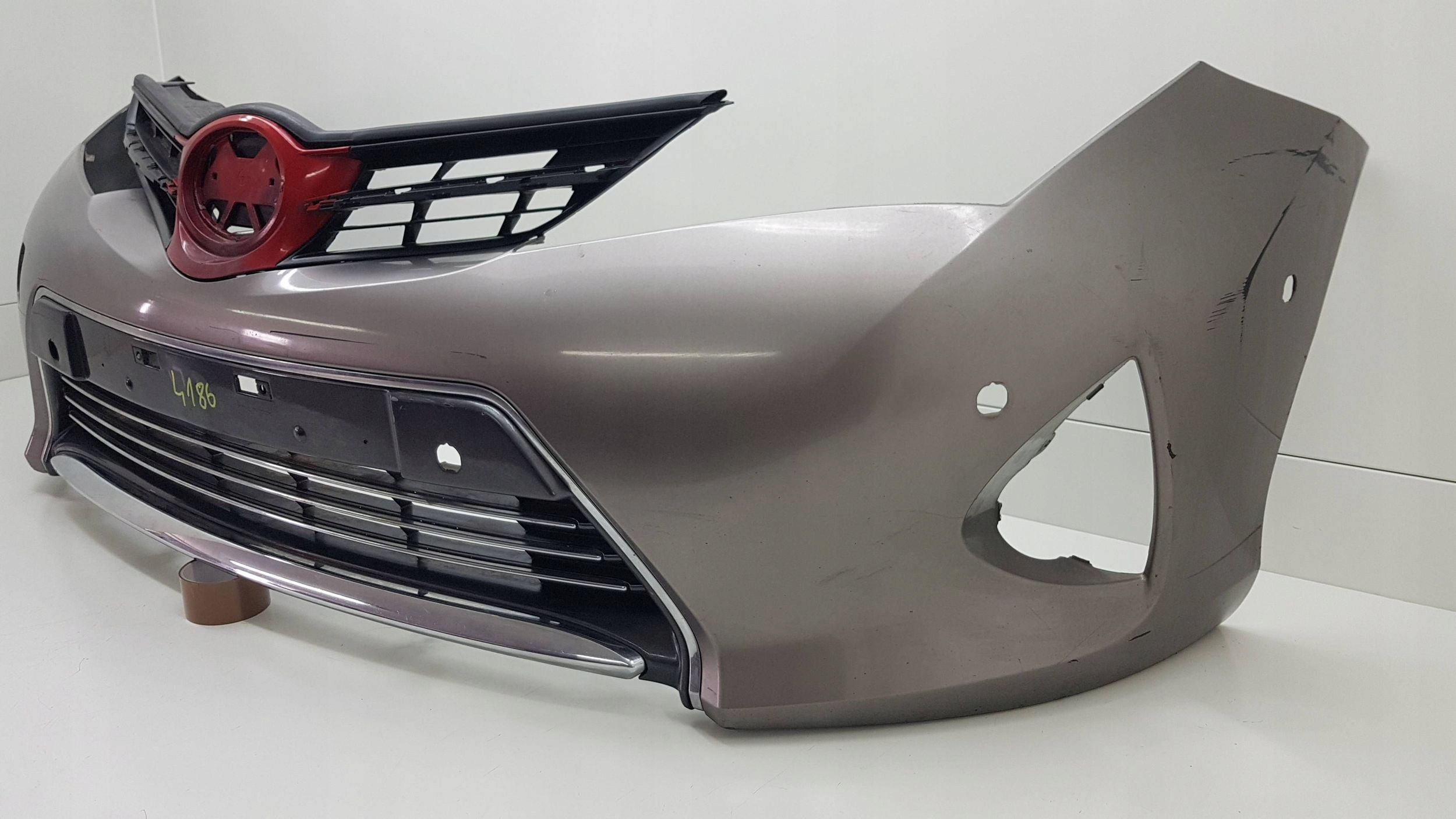 TOYOTA AURIS 2012 - bumper front 52119-02A20