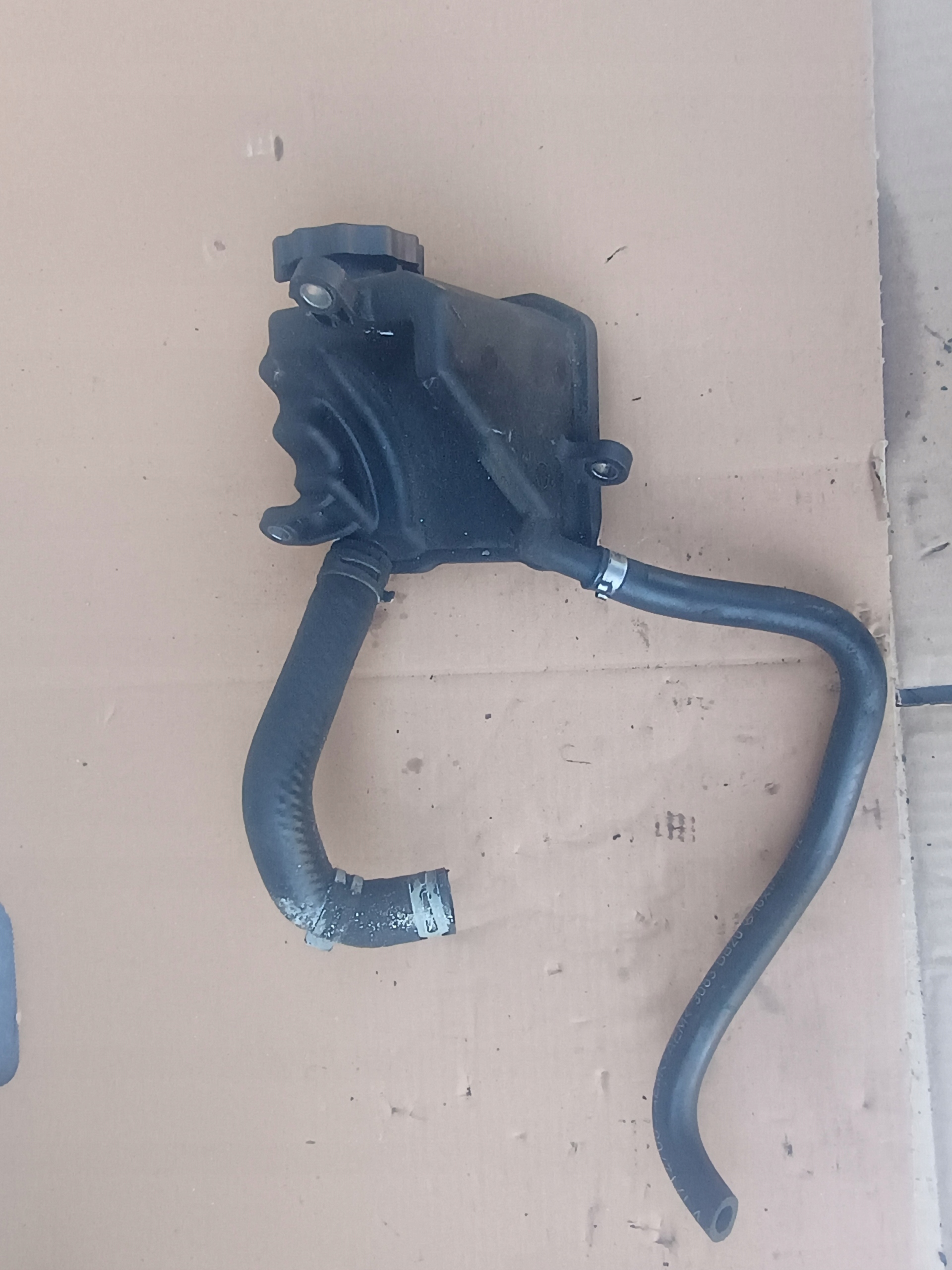 Servobehälter A0004602283 MERCEDES 3.0 CDI