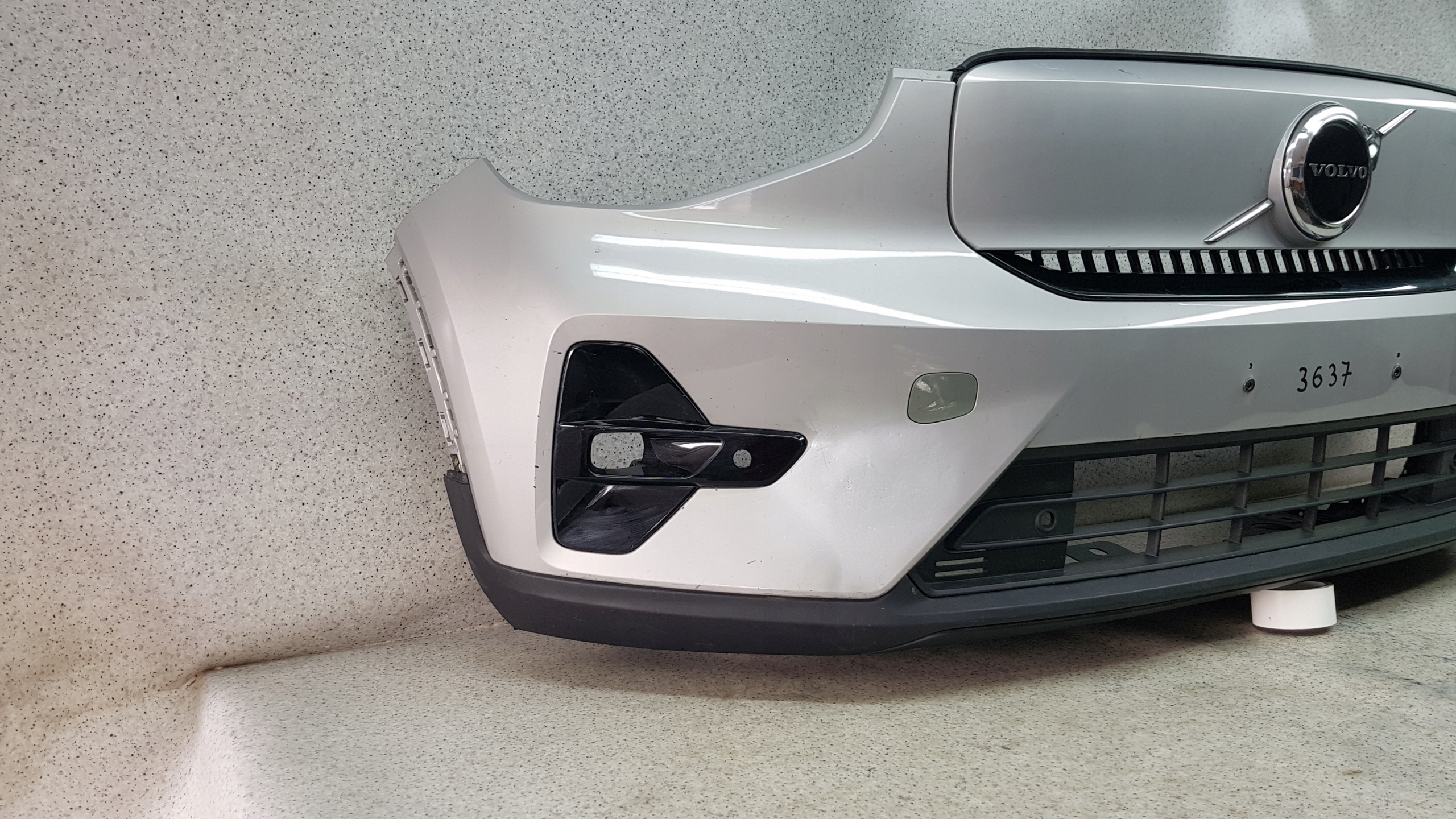 VOLVO XC40 XC 40 C40 C 40 RECHARGE LIFT bumper front 3637