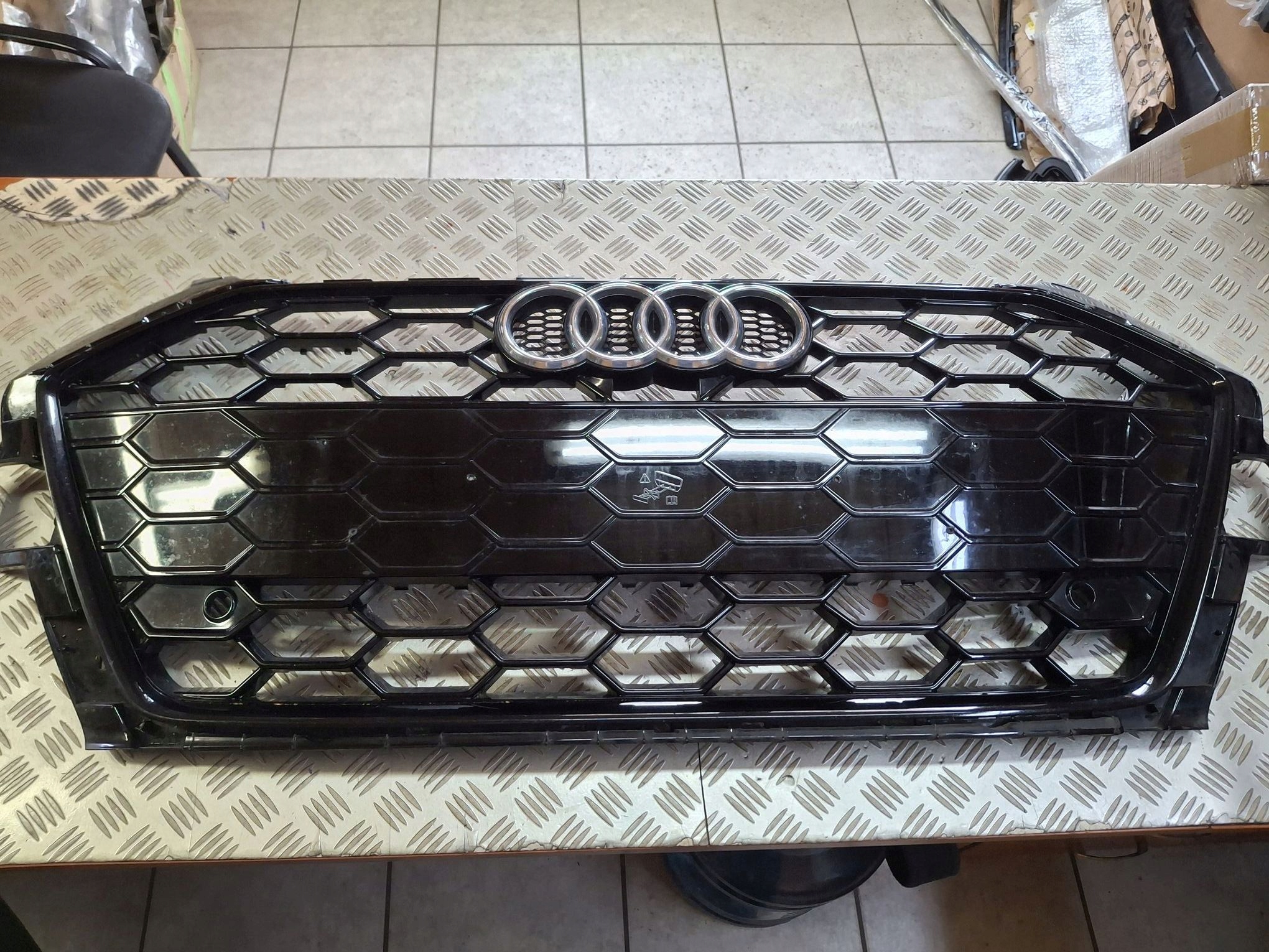 Grille AUDI A4 B9 LIFT S-LINE 2019R->