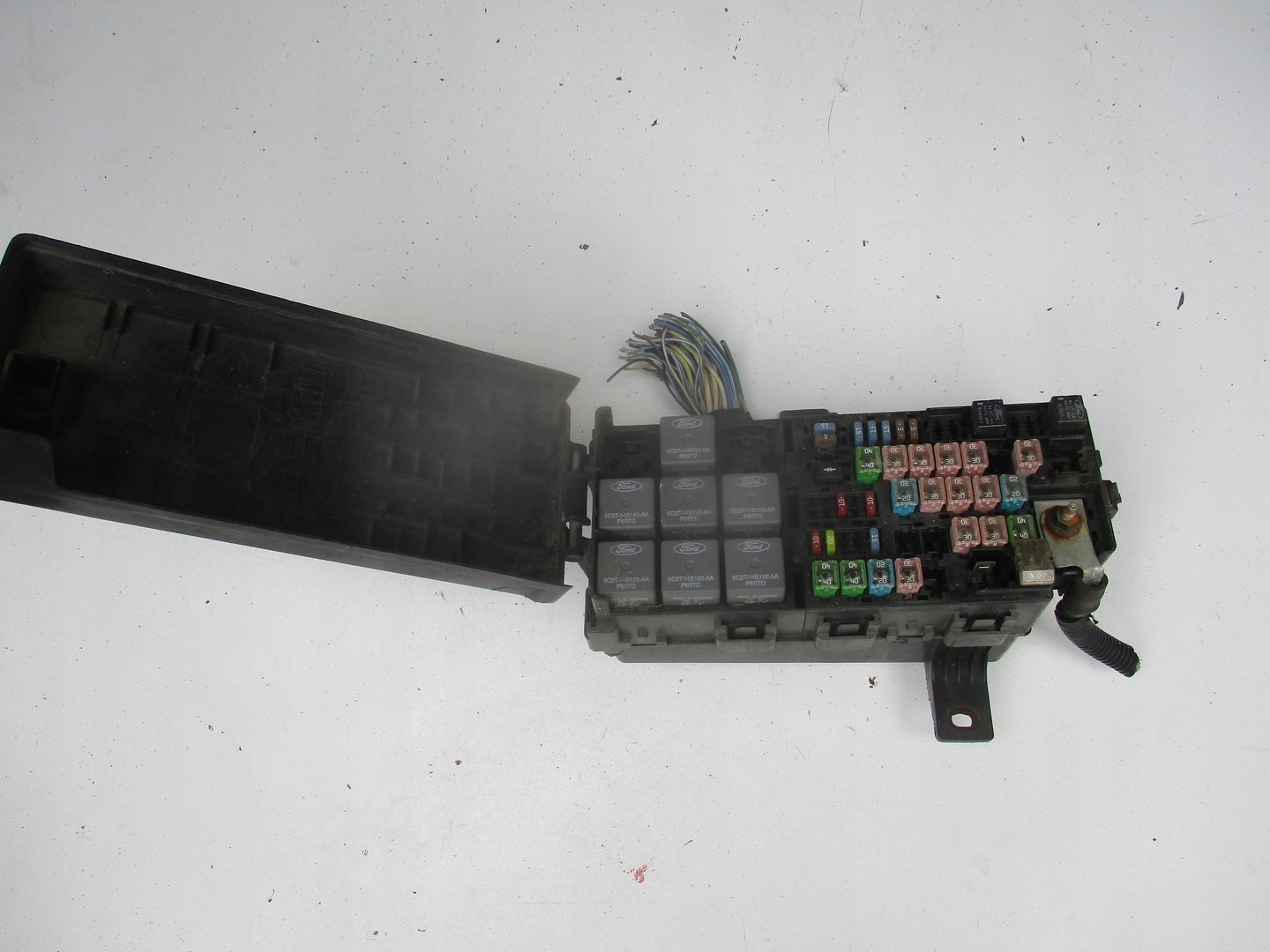 Skrzynka bezpieczników FORD MUSTANG 09R 4,0i