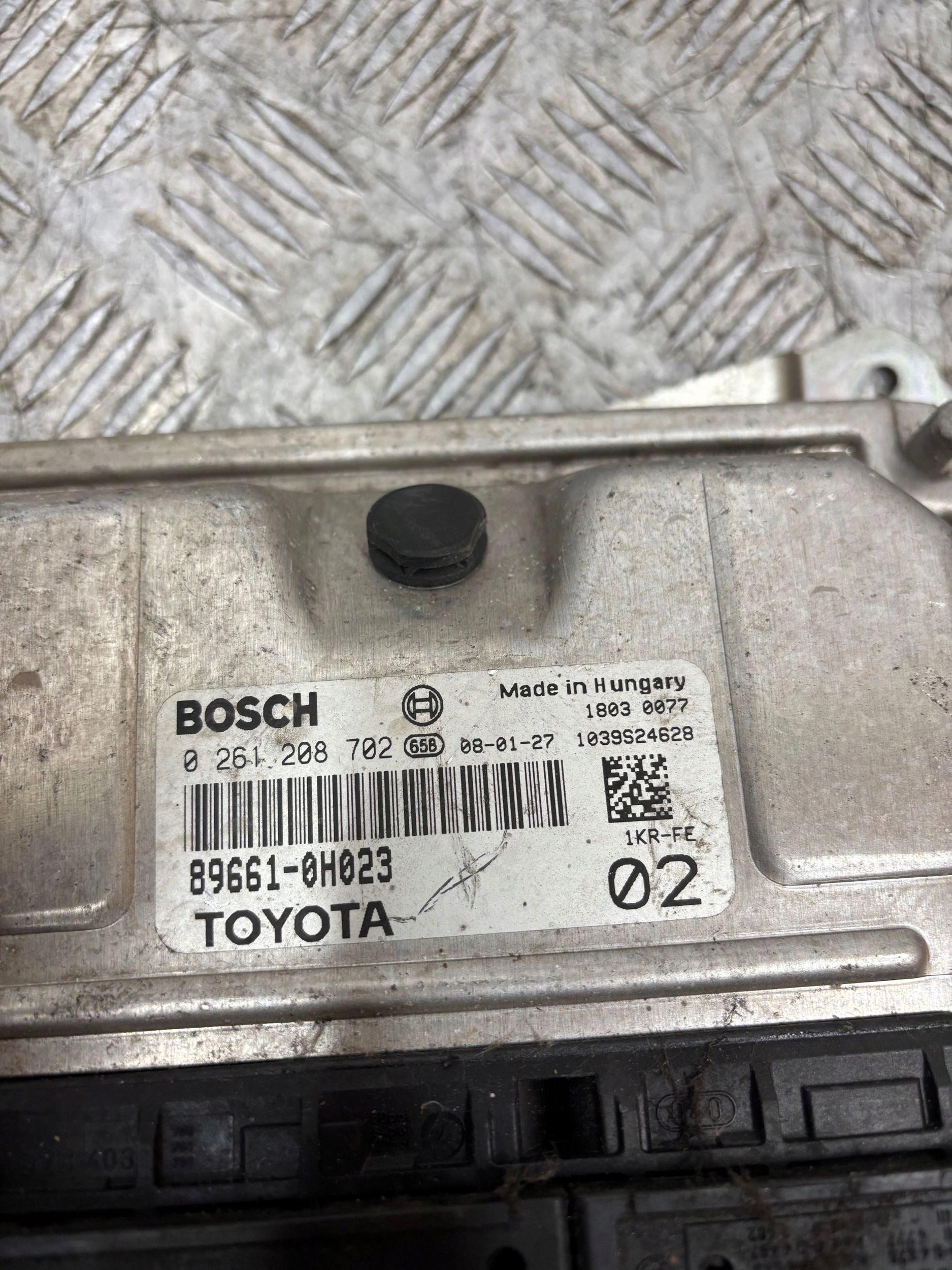 control unit of the engine computer TOYOTA AYGO 1.0 AB10 0261208702