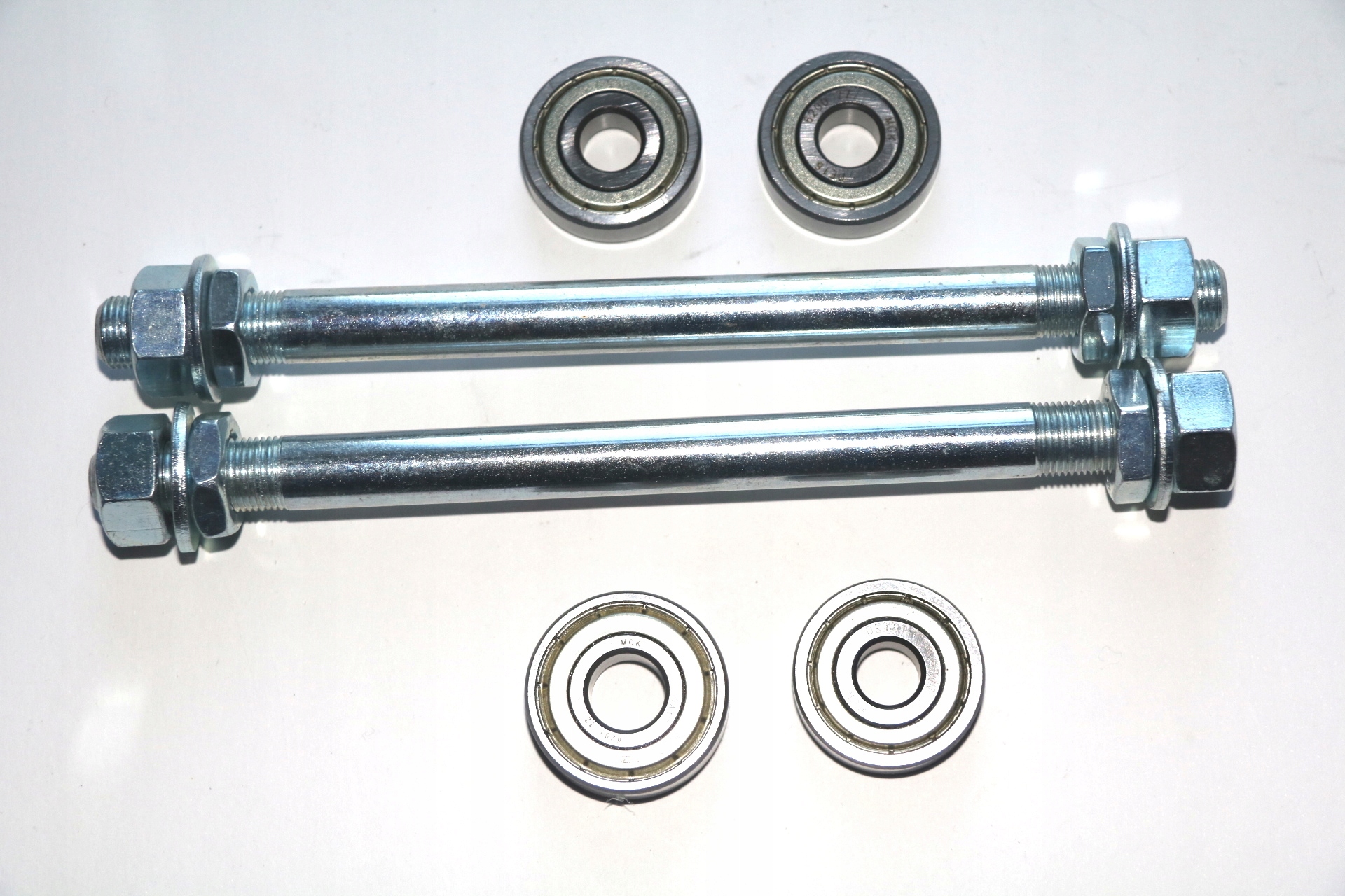 OŚ OŚKA KOŁA PRZÓD TYŁ DO MOTORYNKA + 4 ŁOŻYSKA