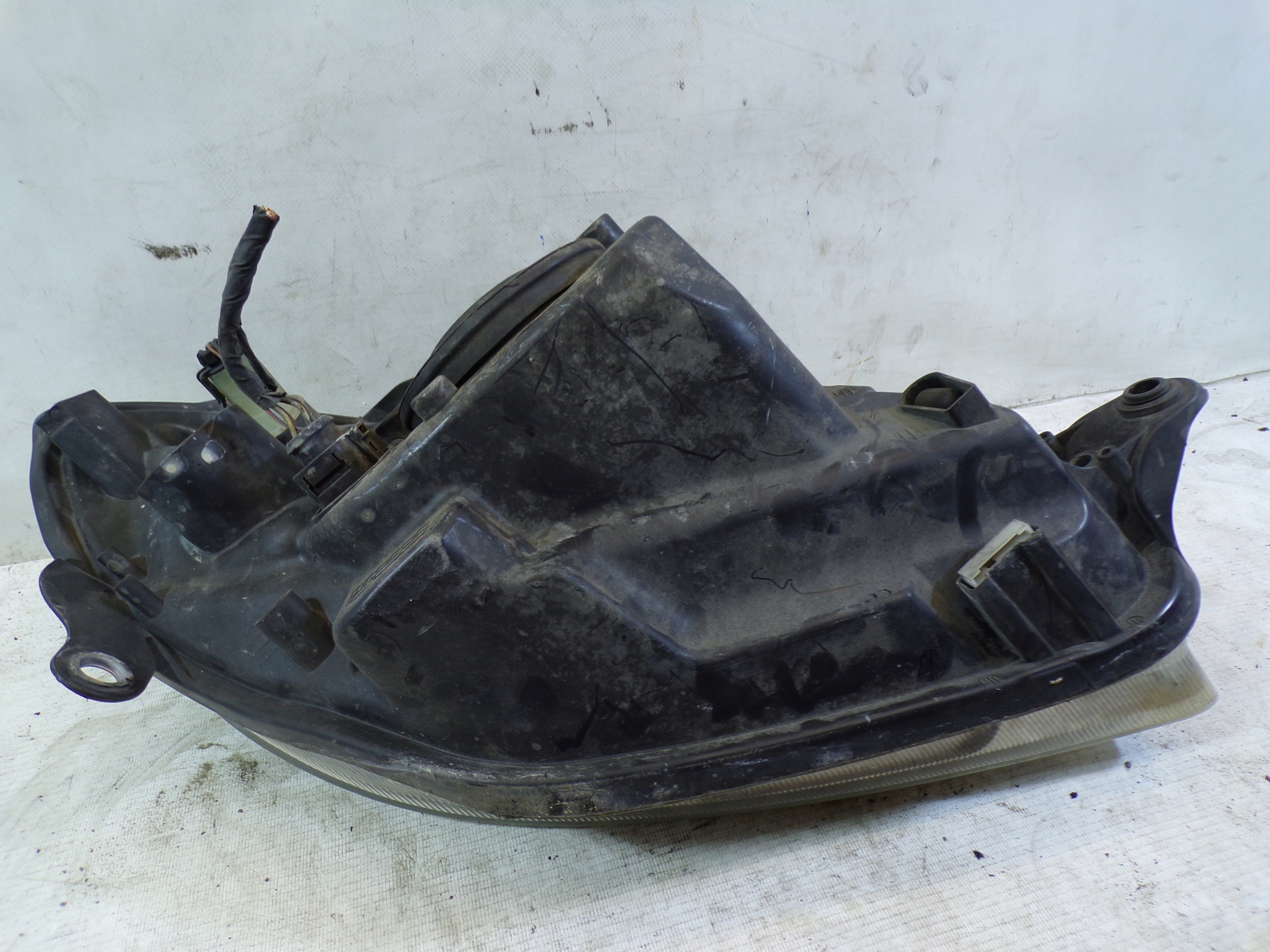 light front front left SKODA ROOMSTER (1) (K)
