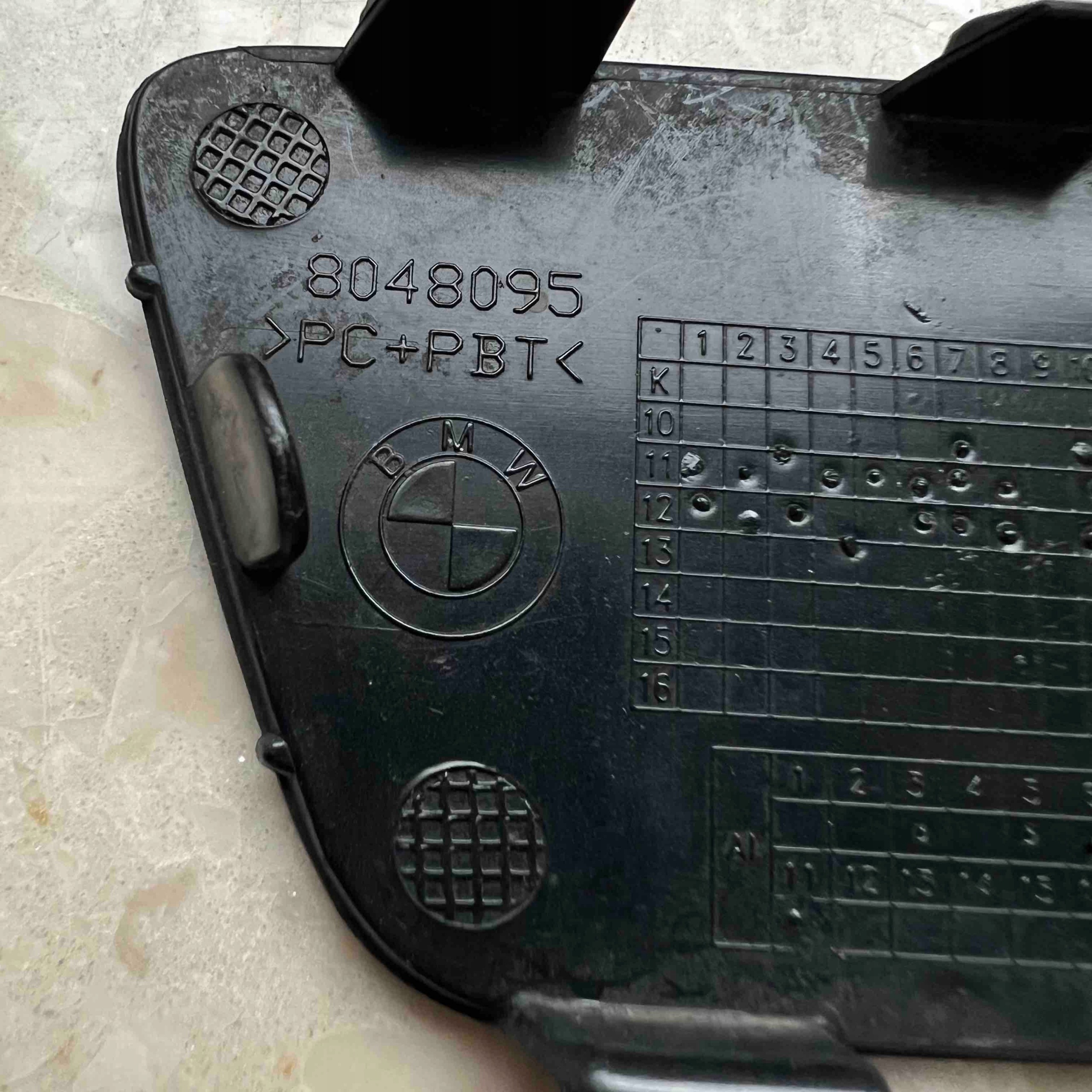 BMW X3 F25 m-packet 2010-2014 towing hook cap front original 8048095