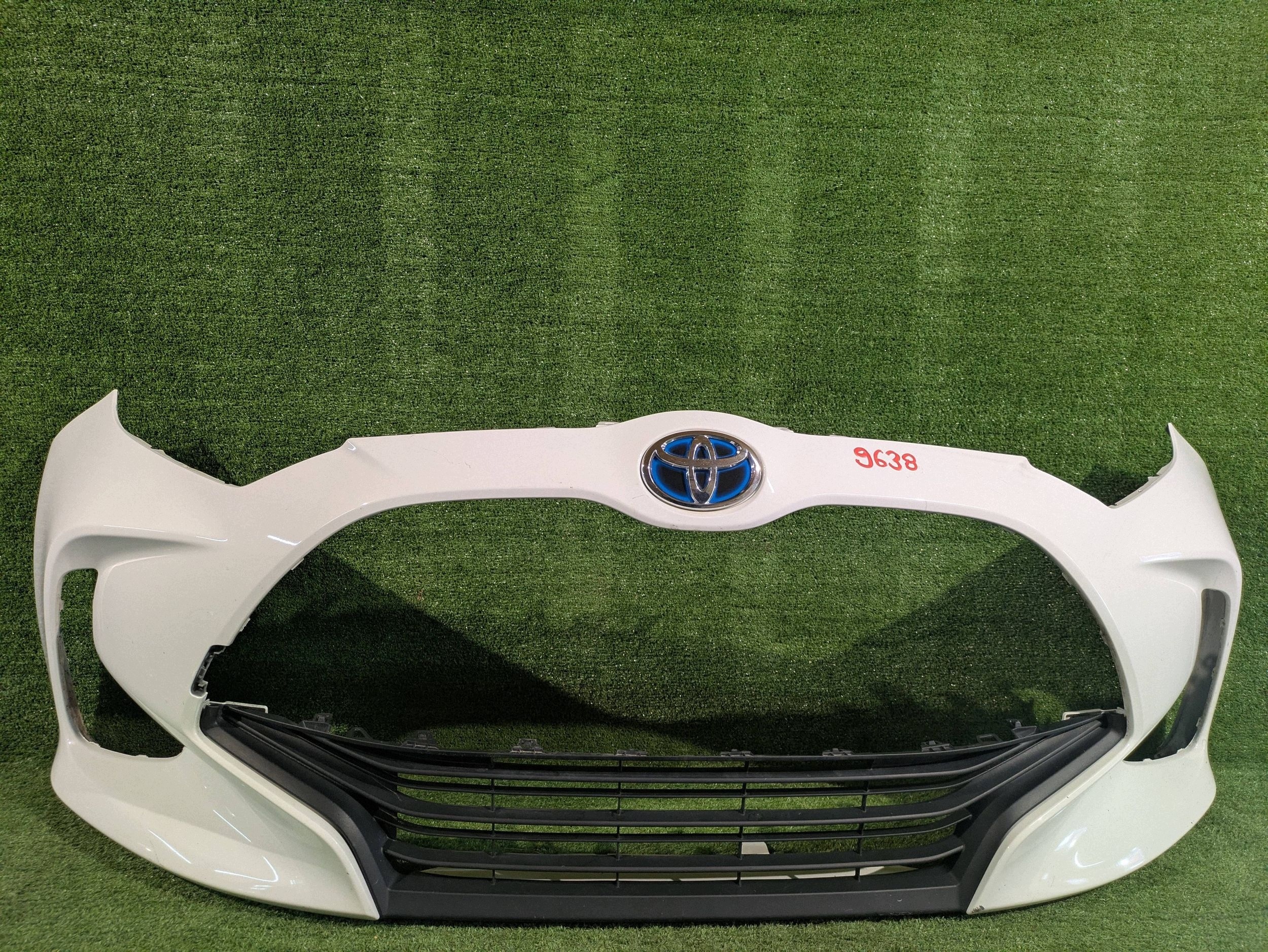 front bumper front TOYOTA YARIS IV 20- without PDC NR.Z9638