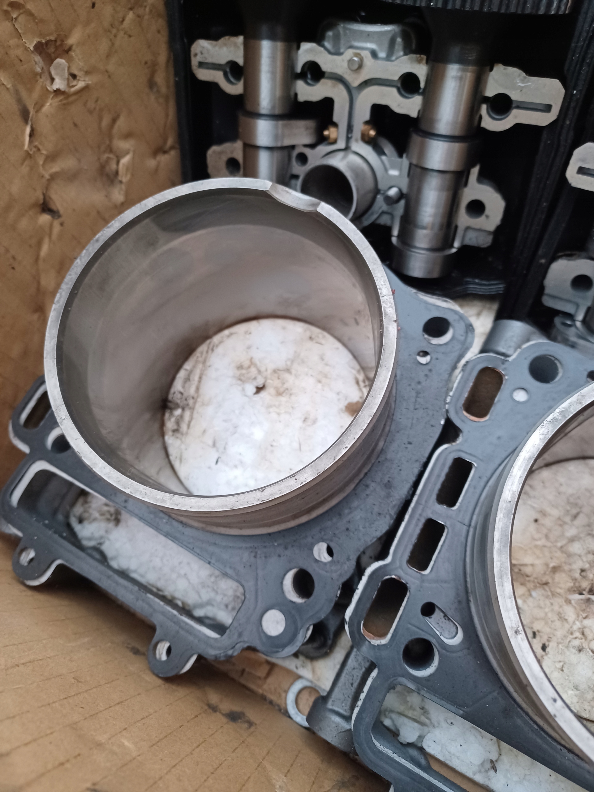 Ktm rc8 tuleje tłoków