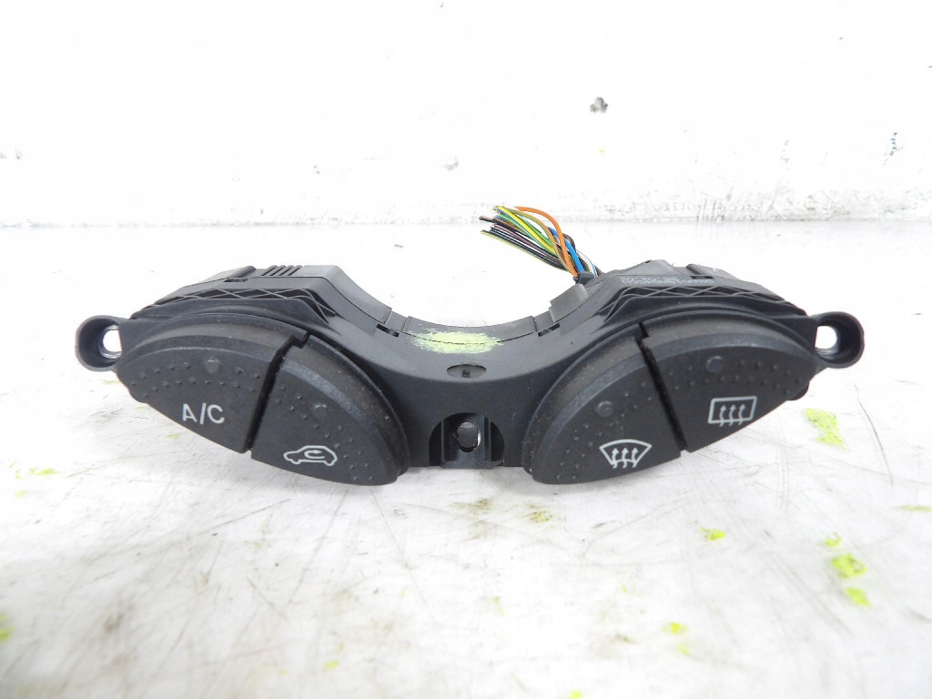 FORD FOCUS MK1 Commandes 98AG19A945CH