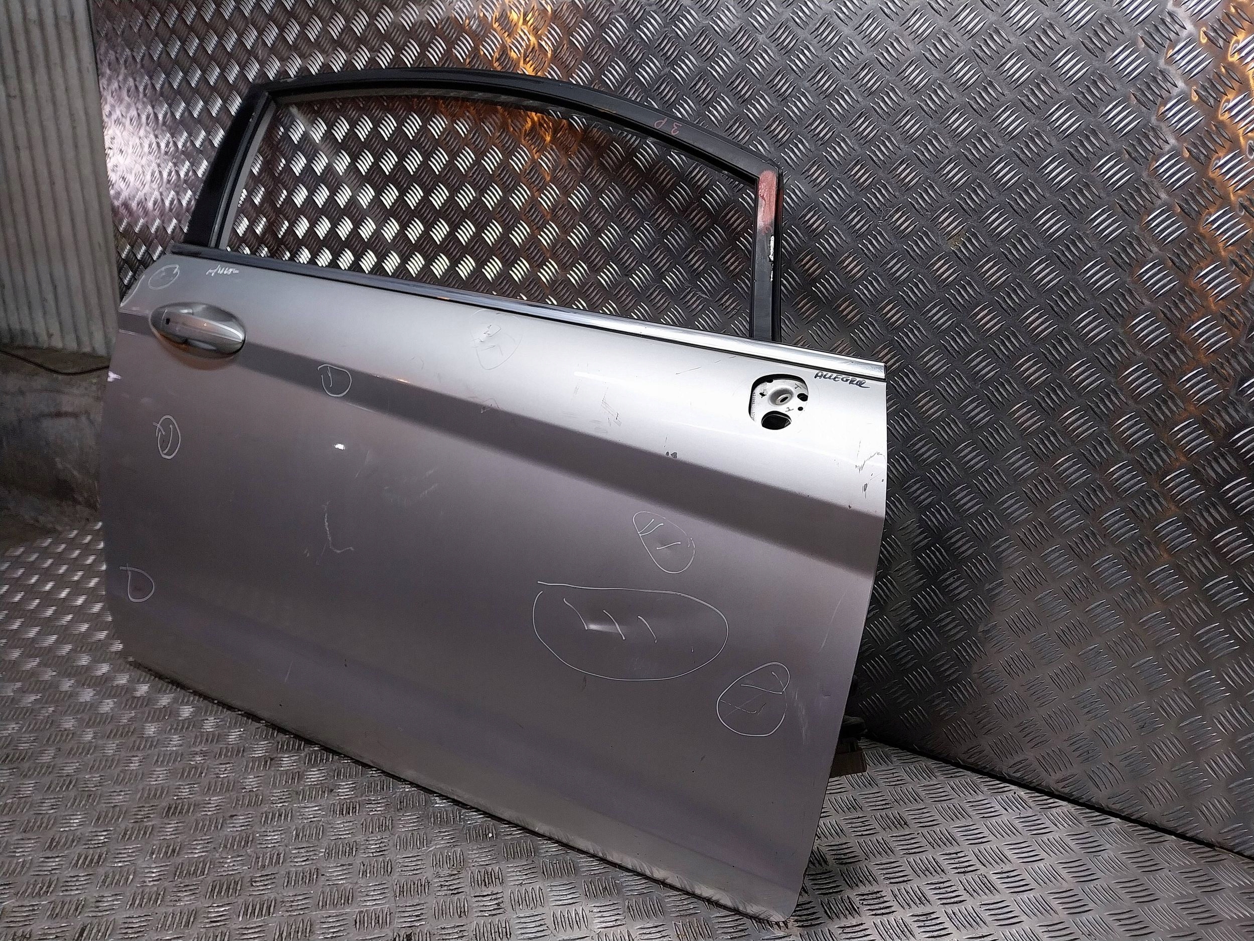 door right FORD FIESTA MK7 3D 07