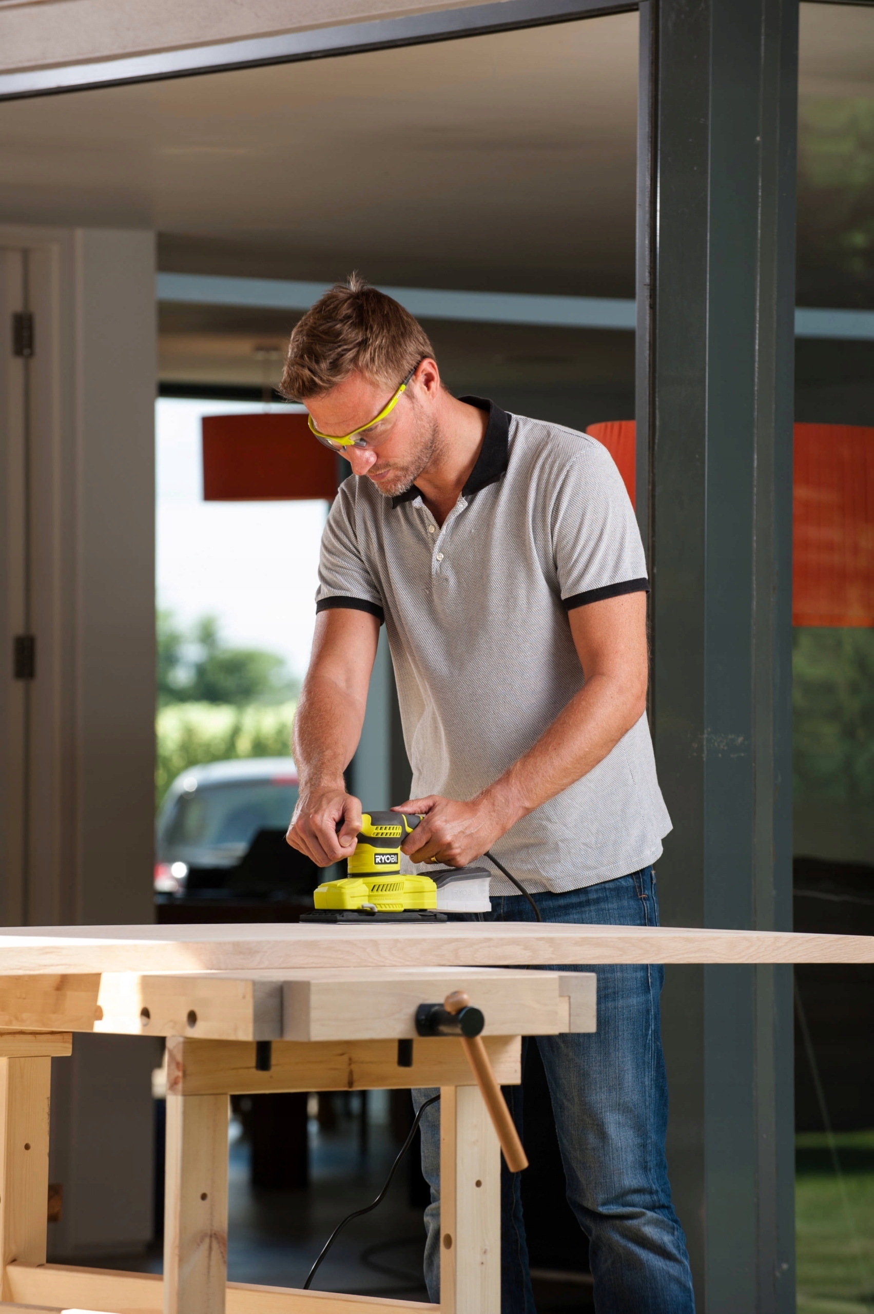 RYOBI ELEKTRYCZNA WIELOFUNKCYJNA SZLIFIERKA OSCYLACYJNA 200 W RSS200-G Marka Ryobi