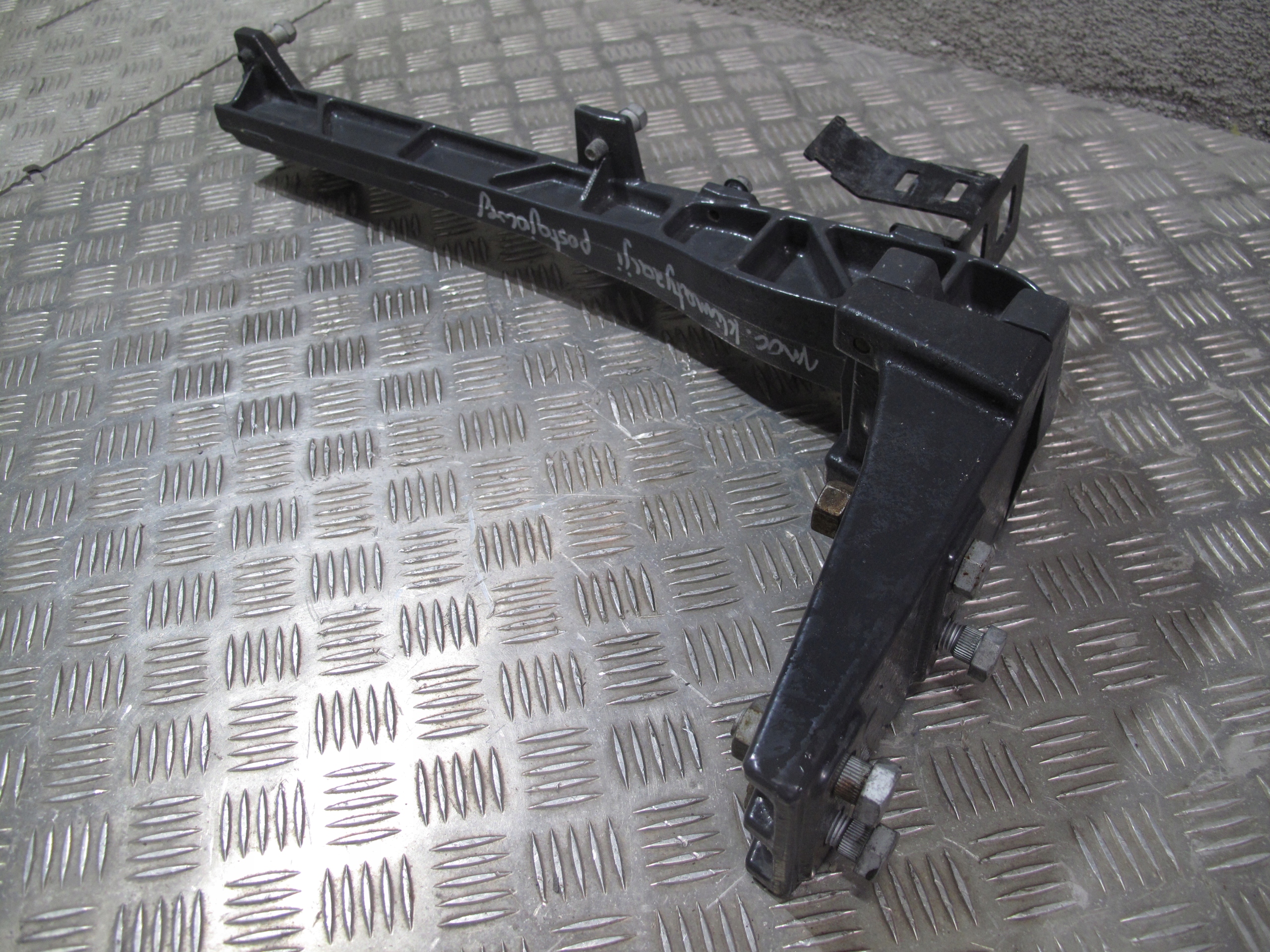 2530967 - КРЕПЛЕНИЕ СТОЯНОЧНОГО КОНДИЦИОНЕРА SCANIA R S