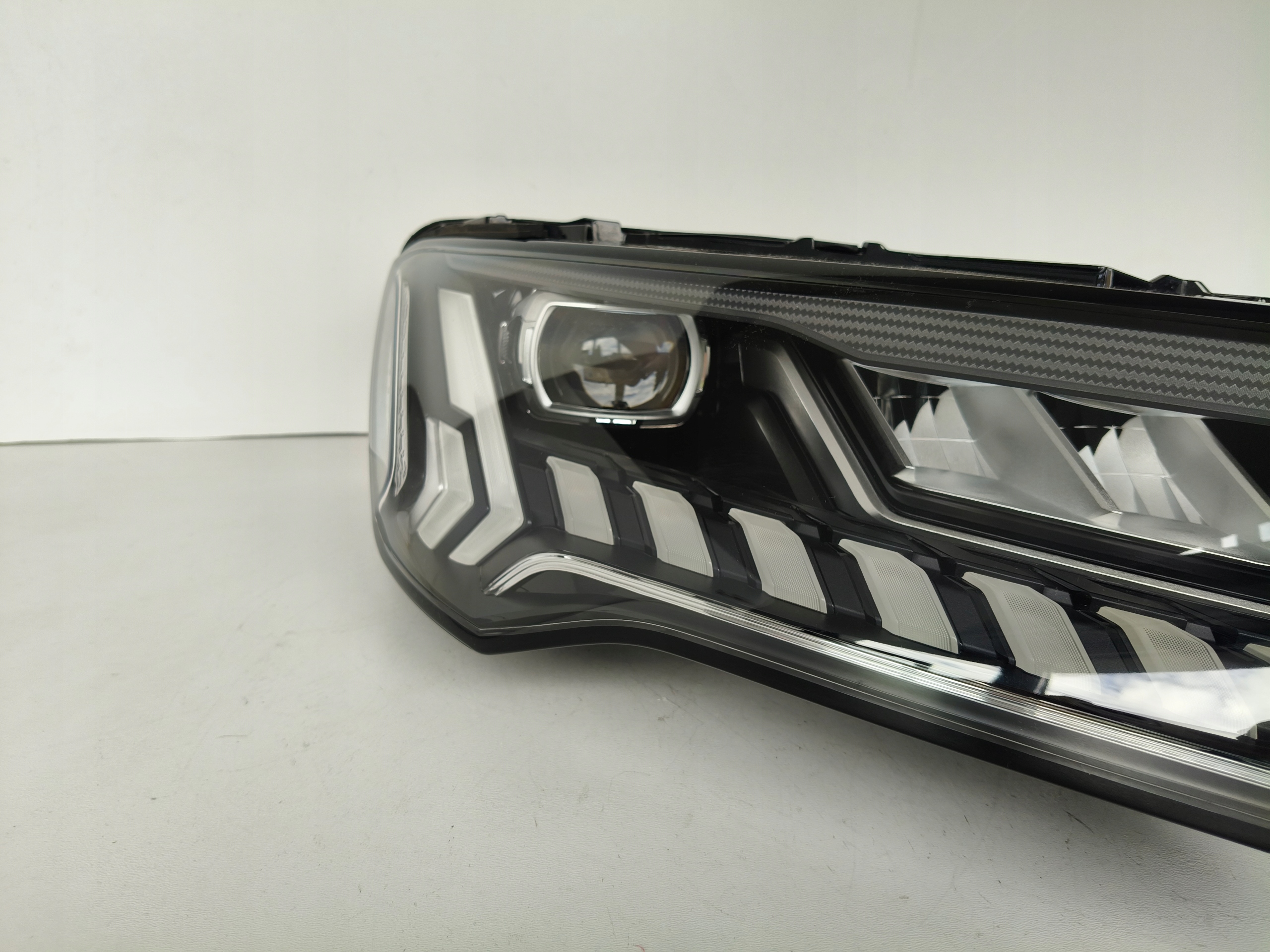 light right REFLEKTOR AUDI Q7 4M 4M0 19- LIFT FULL LED MATRIX
