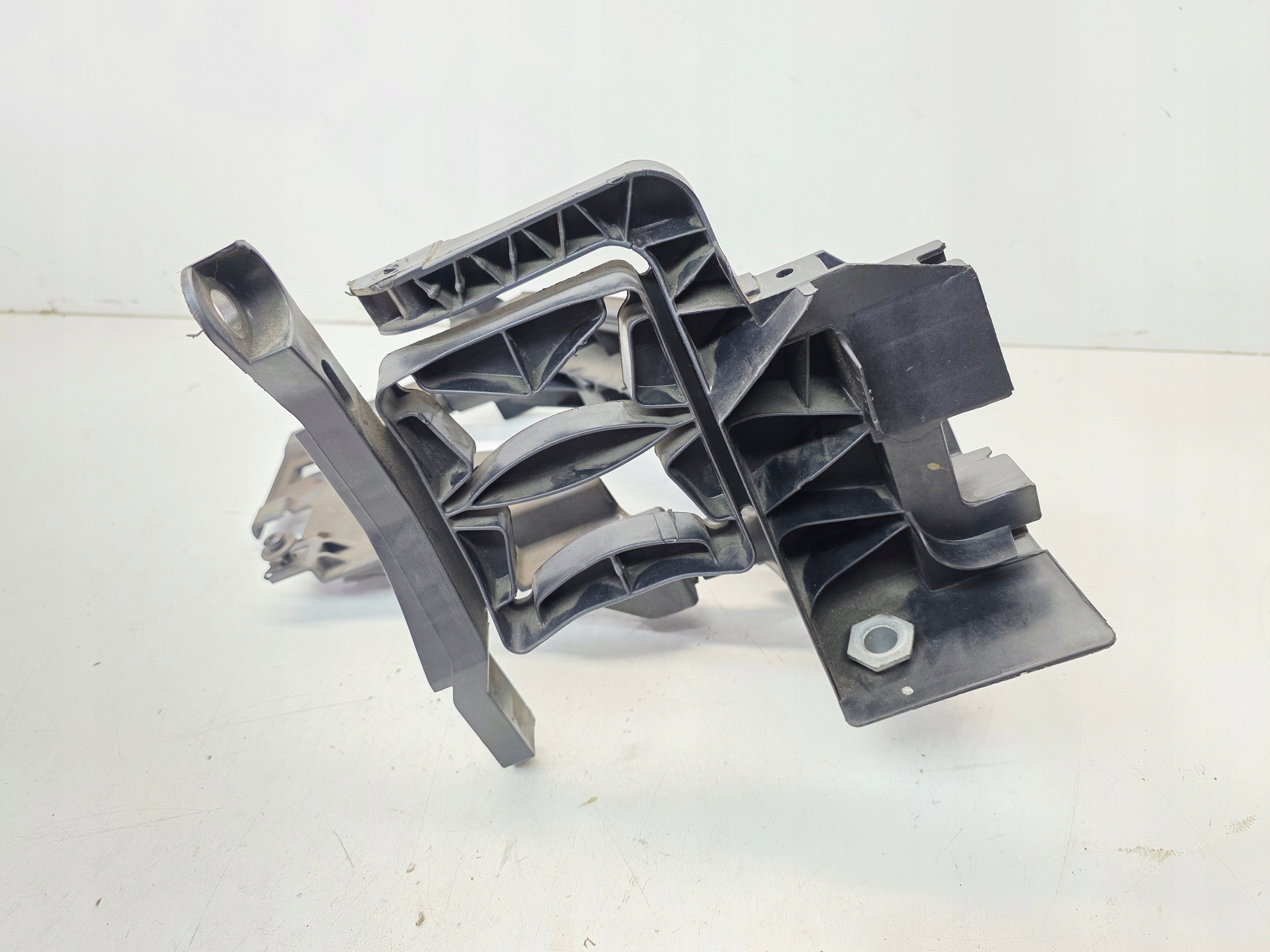 support holder REFLEKTORA left AUDI Q5 8R 8R0805607B