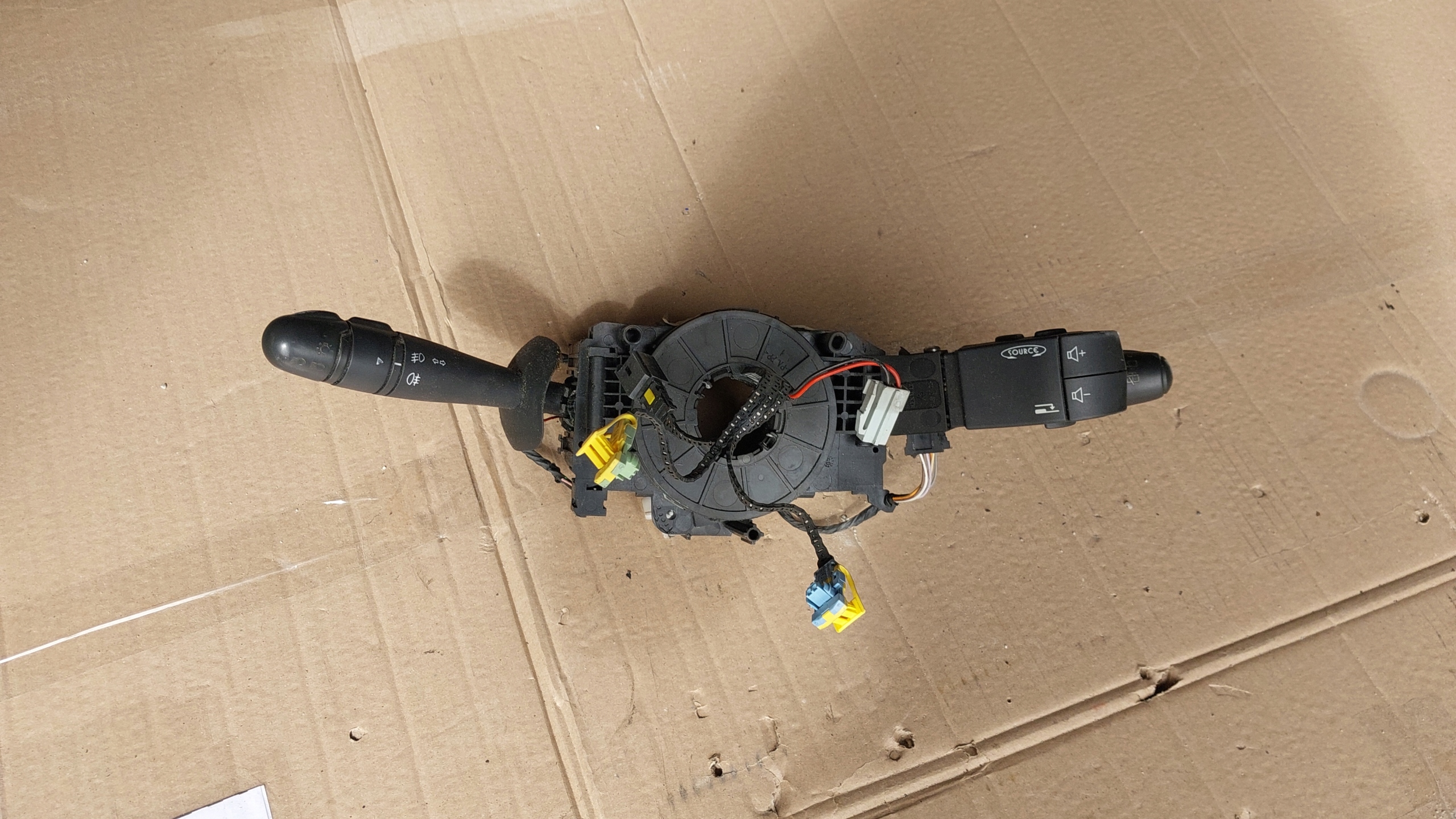 RENAULT ESPACE IV LAGUNA II control steering wheel levers and controls ring 8200328896