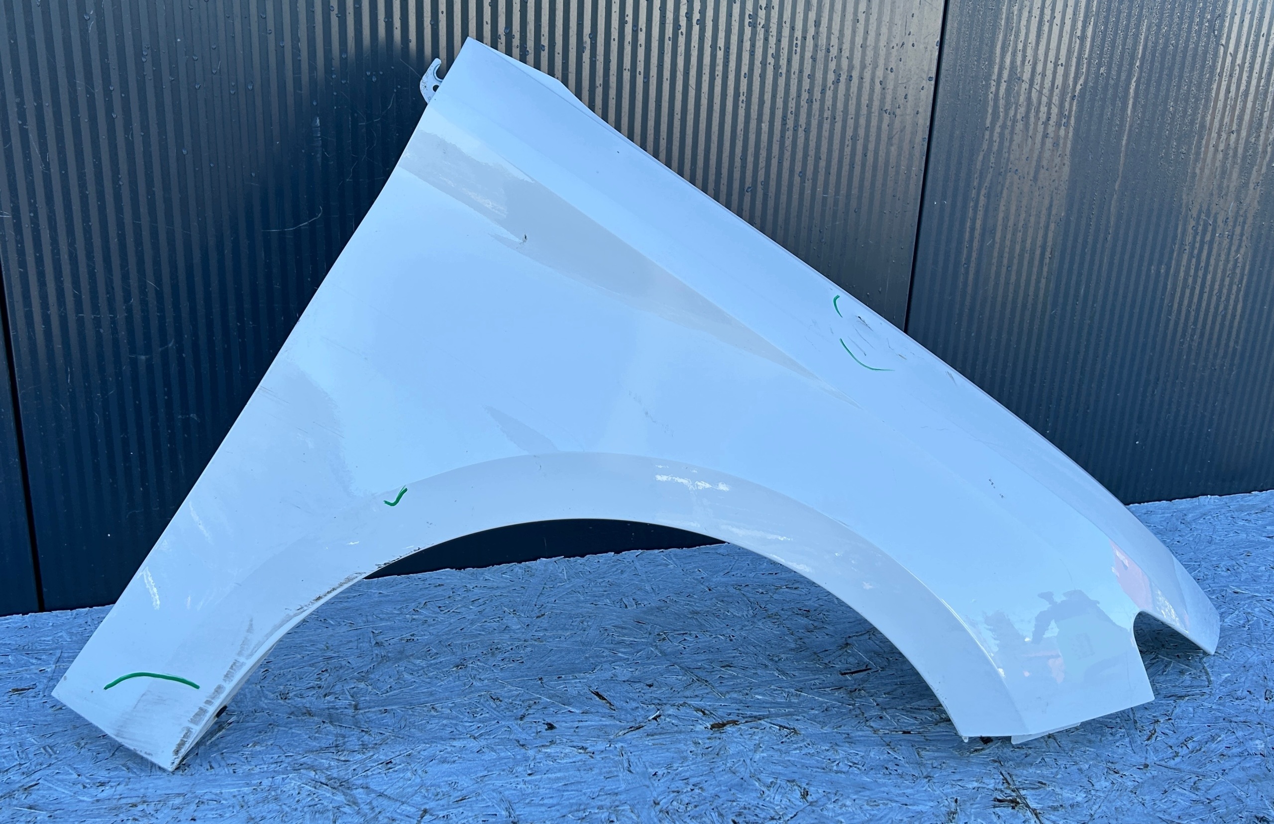 fender right front front SEAT LEON IV 20