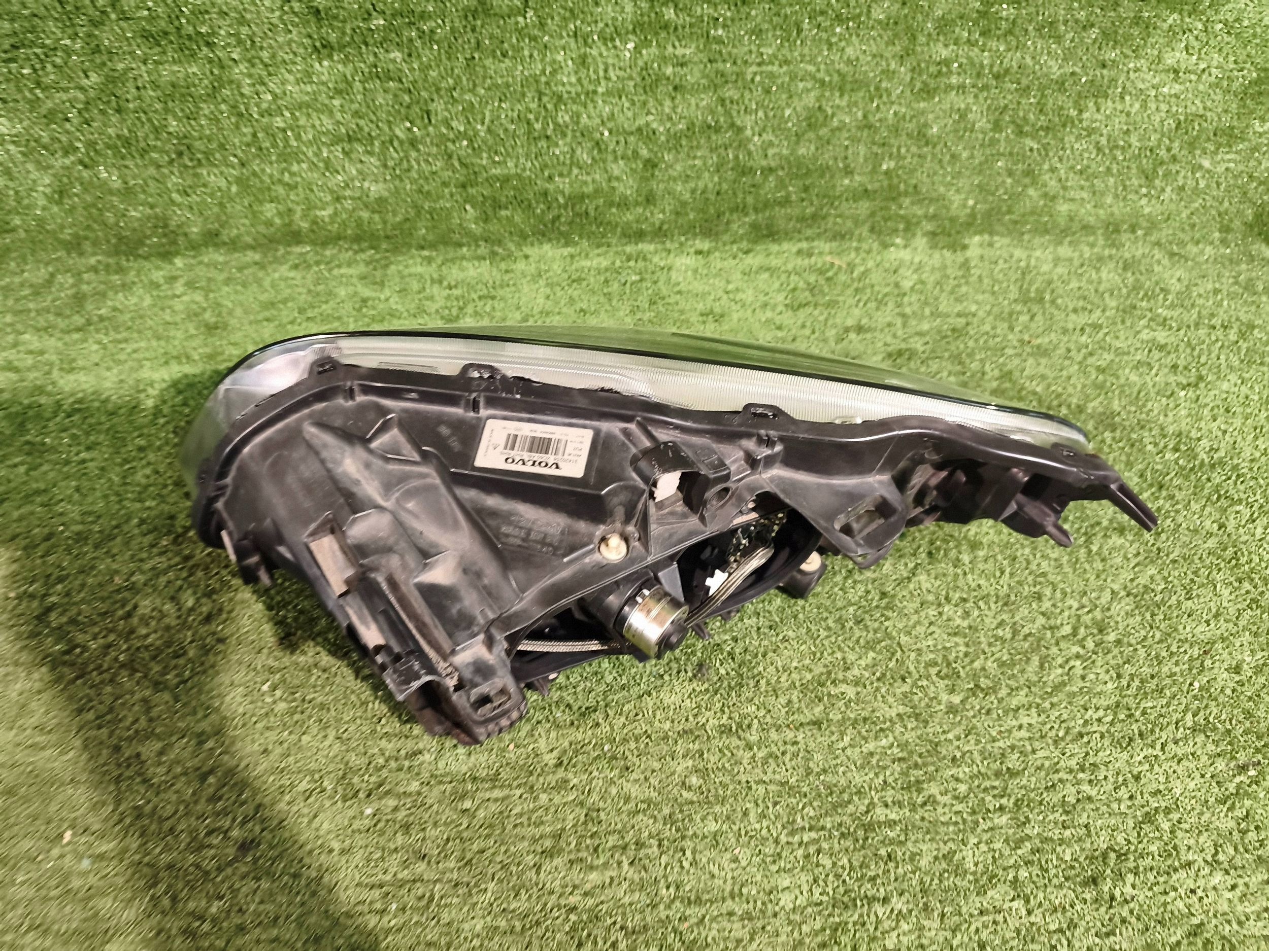 REFLEKTOR right front VOLVO XC60 13- LIFT XENON positioning NR.1684