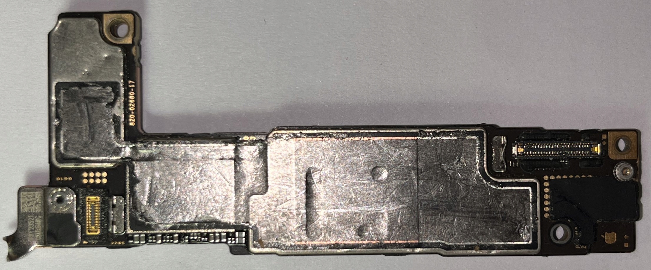 USZKODZONA PŁYTA GŁÓWNA APPLE IPHONE 14 Producent Apple