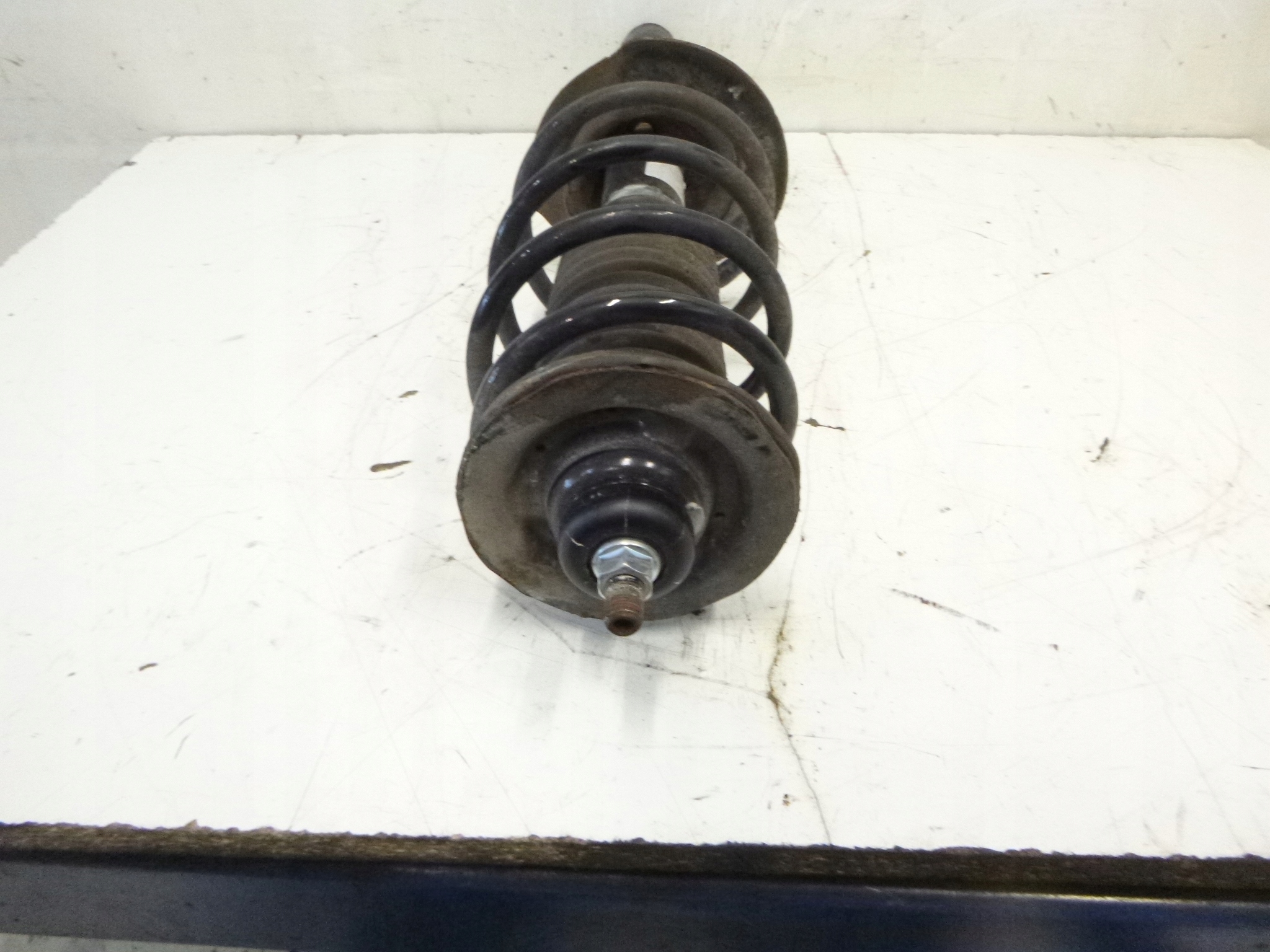 shock absorber front left Citroen C1 1.0 2011r.