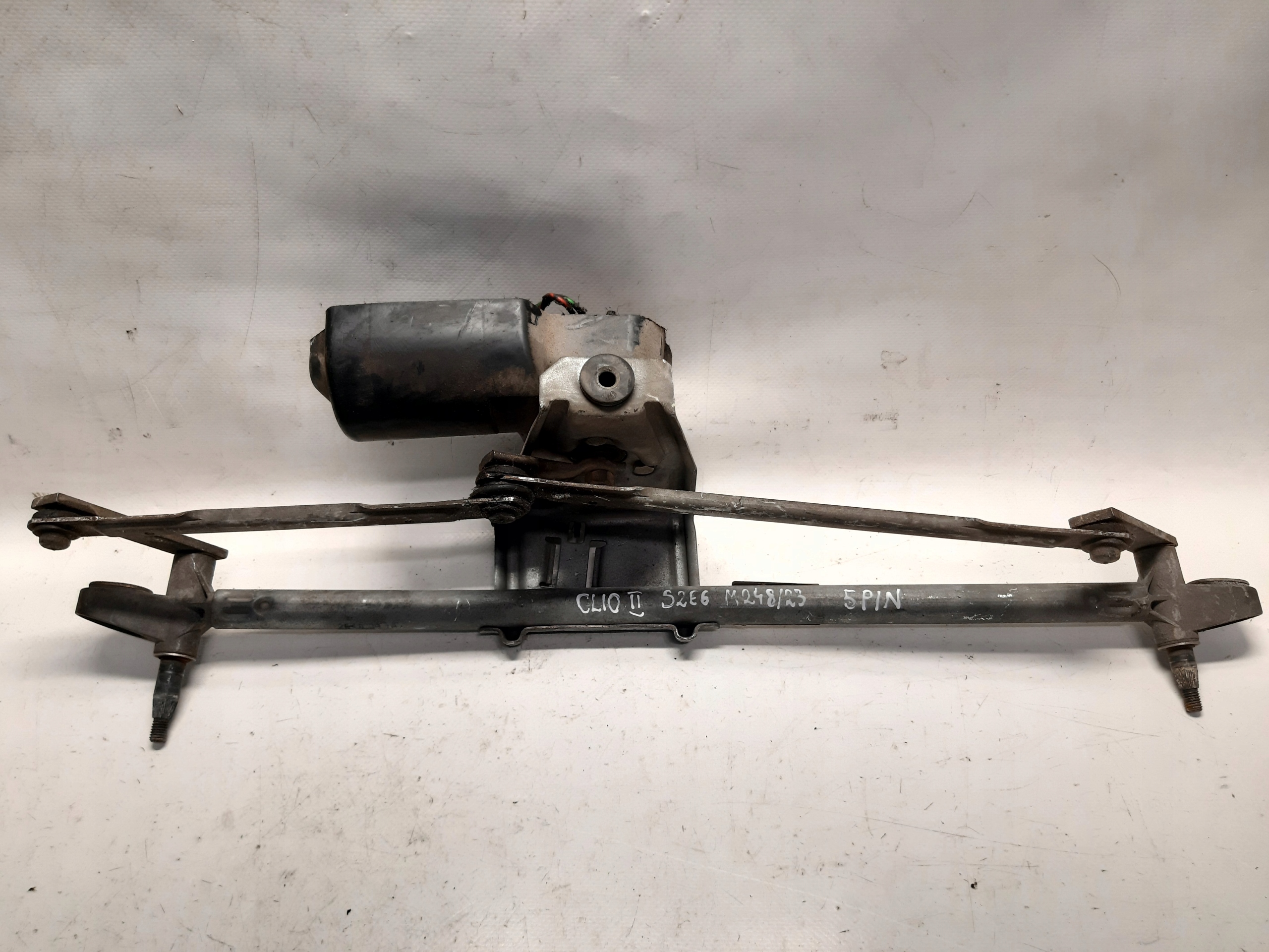 Renault Clio II wiper mechanism front