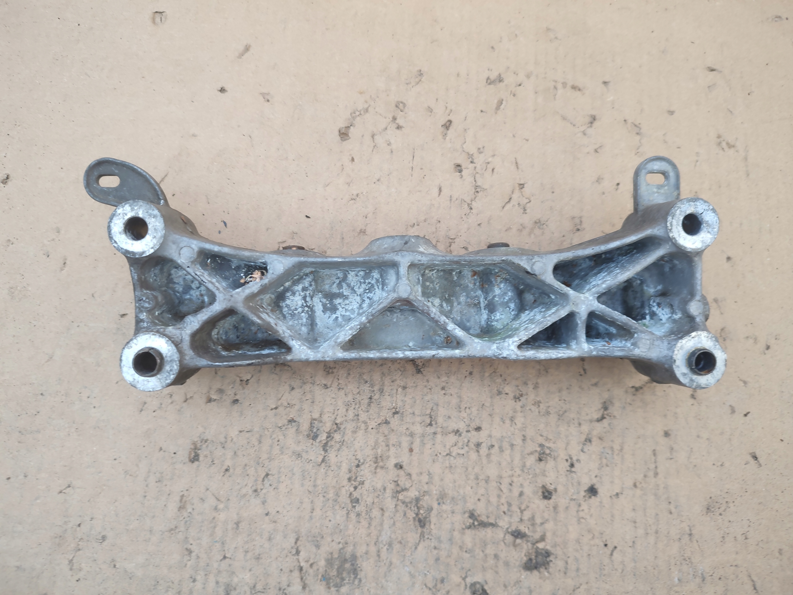 engine mount PEUGEOT CITROEN 1.6 THP 9682776880