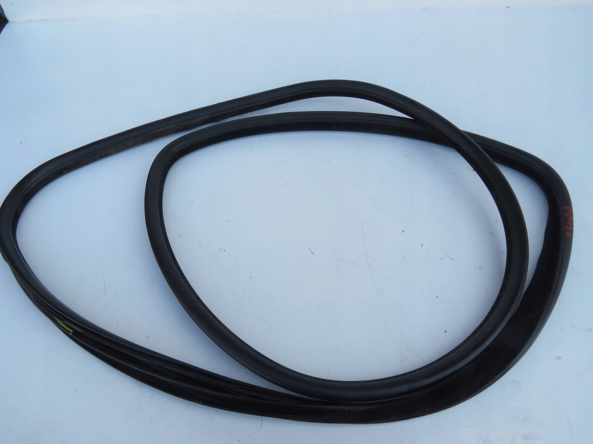 rubber gasket right front VOLVO XC90