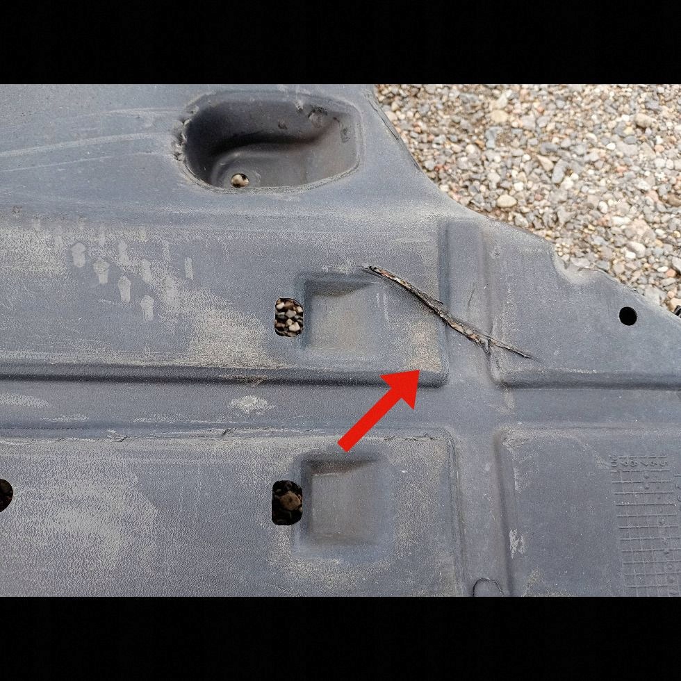 cover chassis cover lower left Maserati Levante 2017