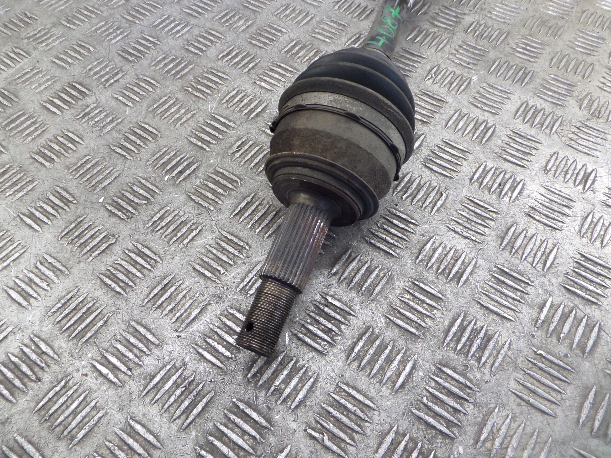 semi-axis left short. NISSAN QASHQAI J11