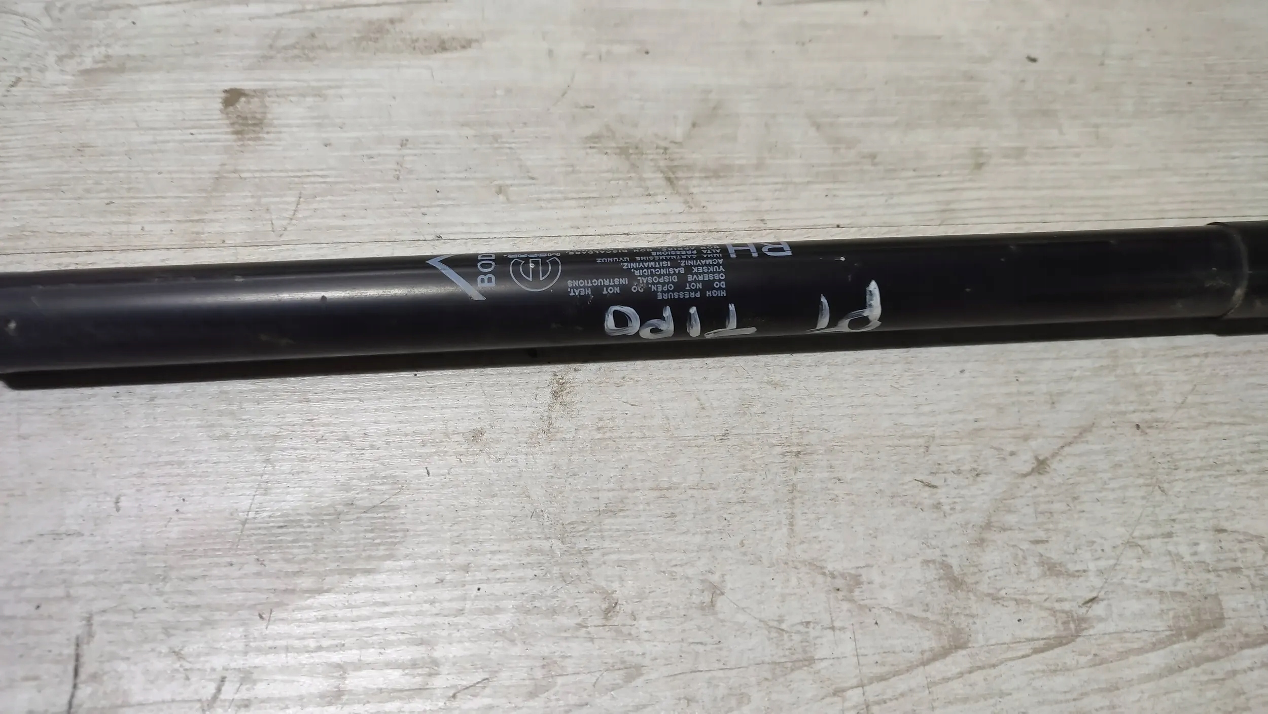 Fiat Tipo II HB 19r. 1.4 rear part side right damper bonnet rear part
