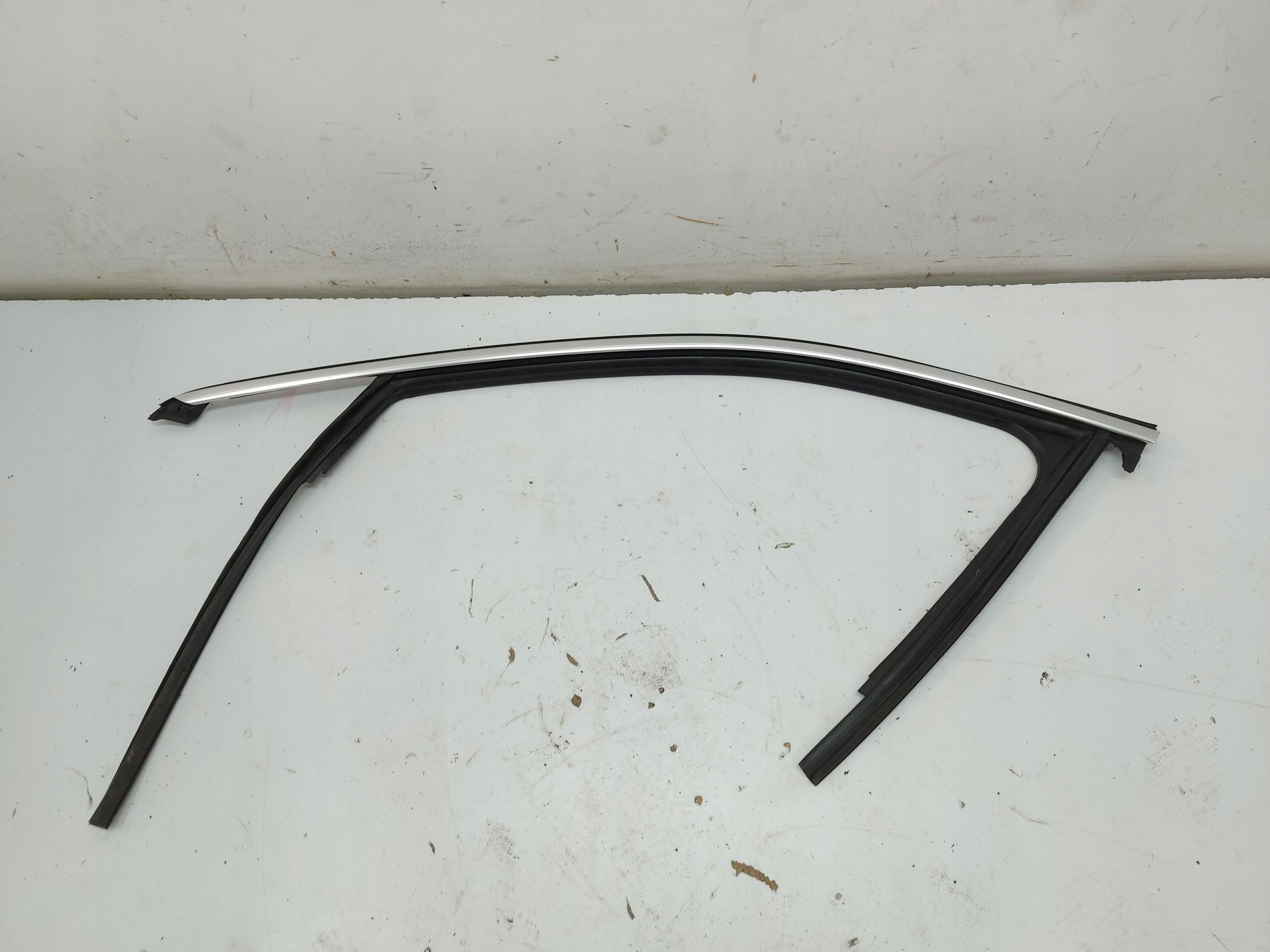 Audi Q8 E-TRON SUV 4KE moulding gasket door windows left front