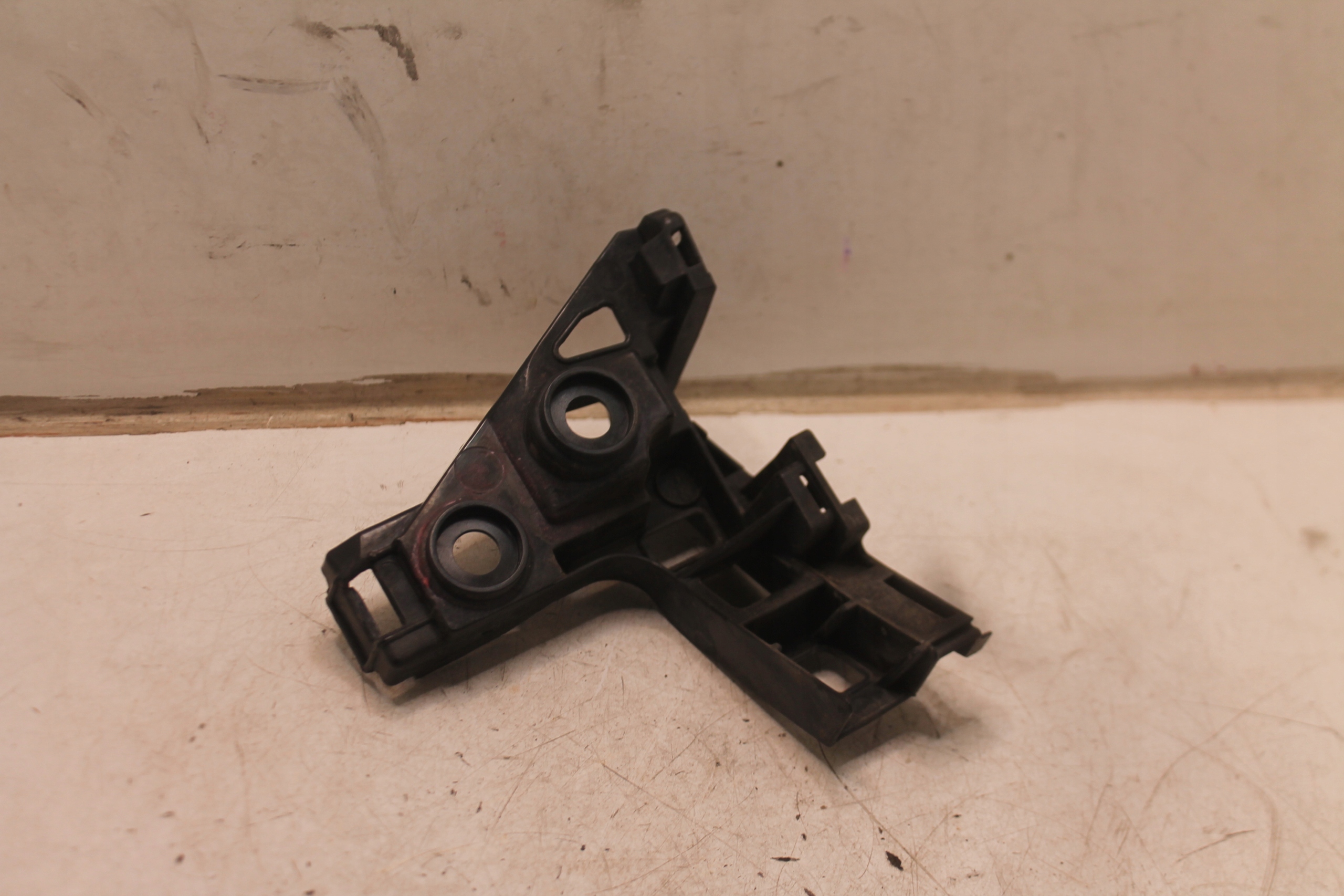 bumper bracket left rear part 5G6807393A VW GOLF VII HATCHBACK 12-20