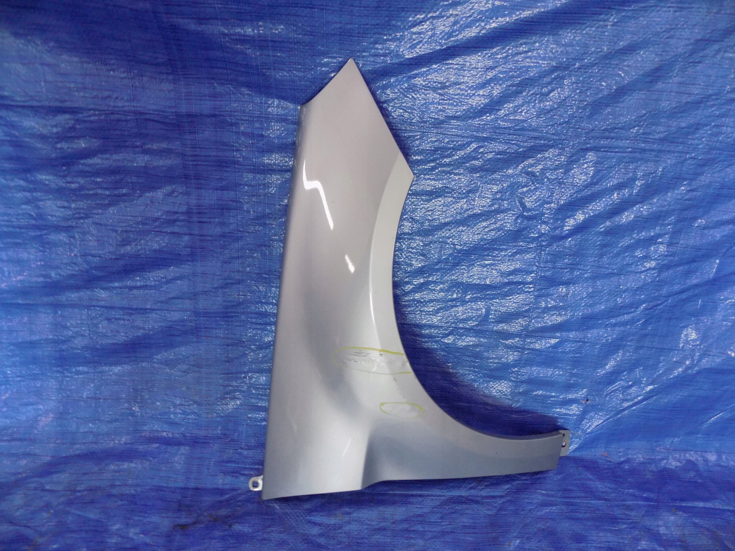 fender right front MERCEDES B-KLASA W245