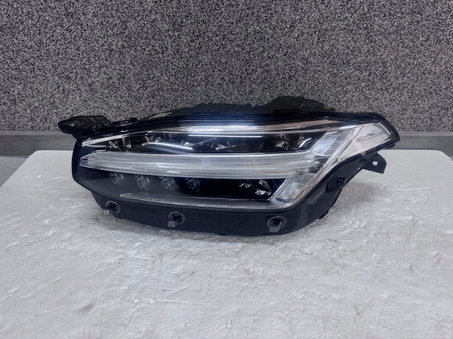 light left Volvo XC90 II Full Led MID LED 2021 LIFT