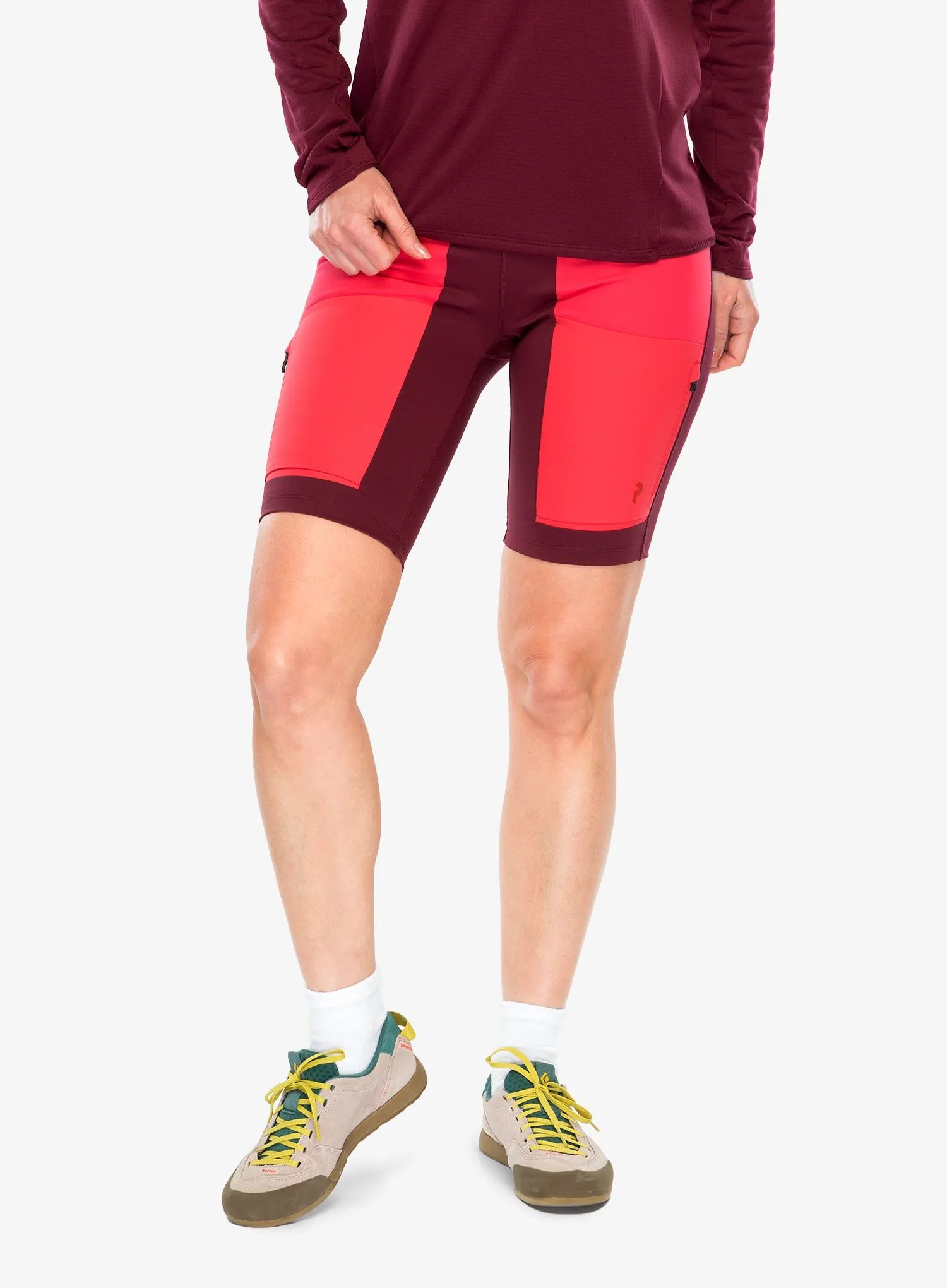 Kraťasy turistické kraťasy Peak Performance Ascent Track obscure/red M