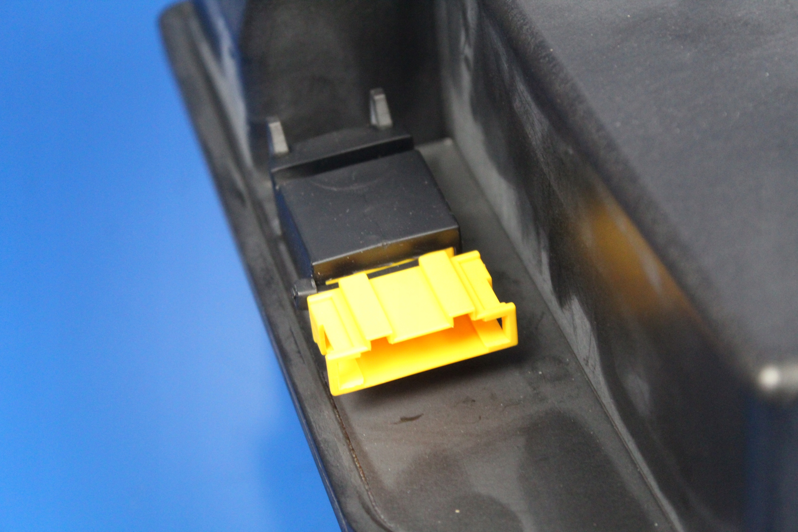 VW TOUAREG III TIGUAN SUBWOOFER speaker DYNAUDIO
