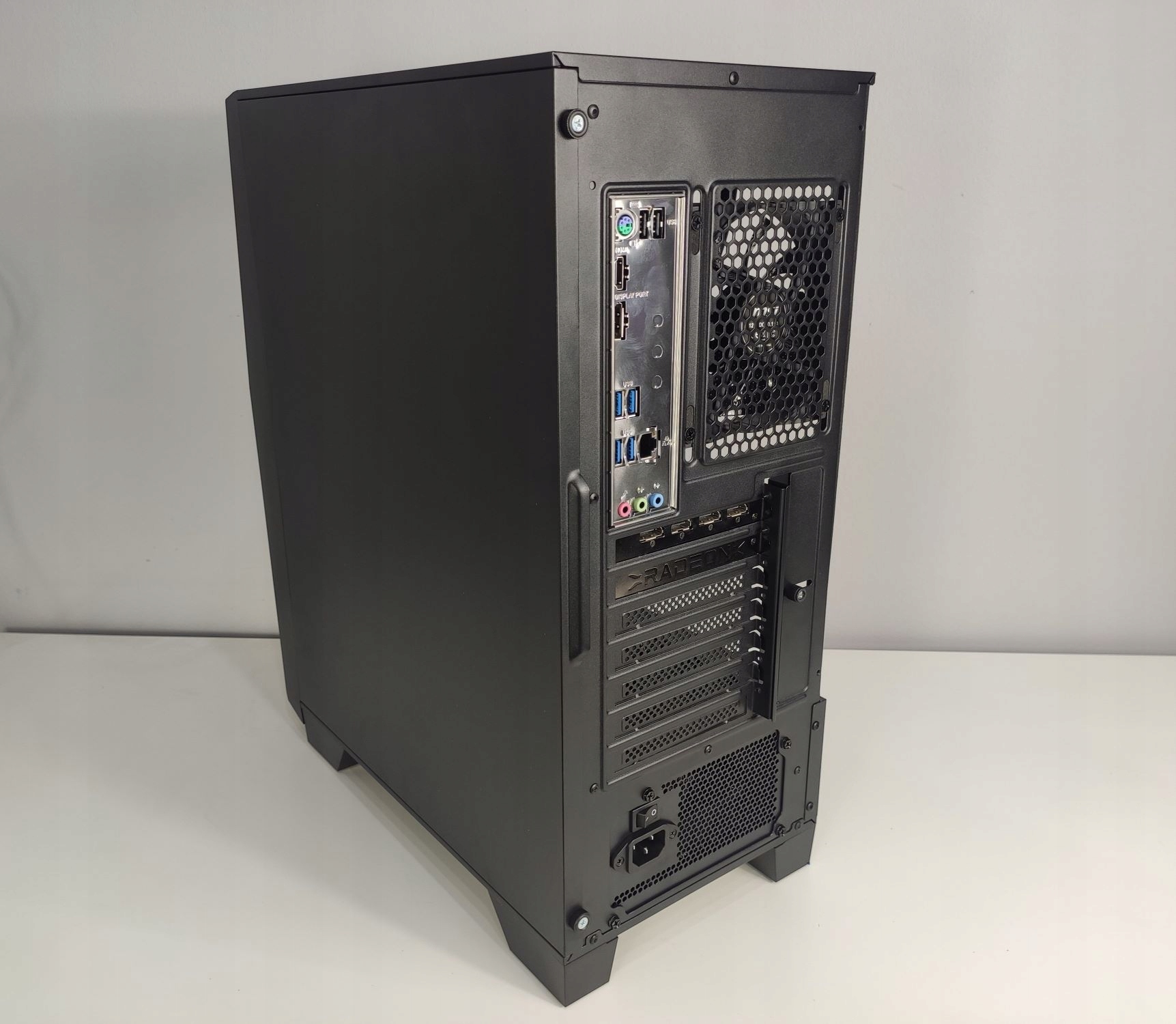 Komputer ZAR-KOM MOCARZ i7-13700KF 6700XT 32GB RAM 1TB CHŁODZENIE CIECZĄ Typ pamięci RAM DDR4