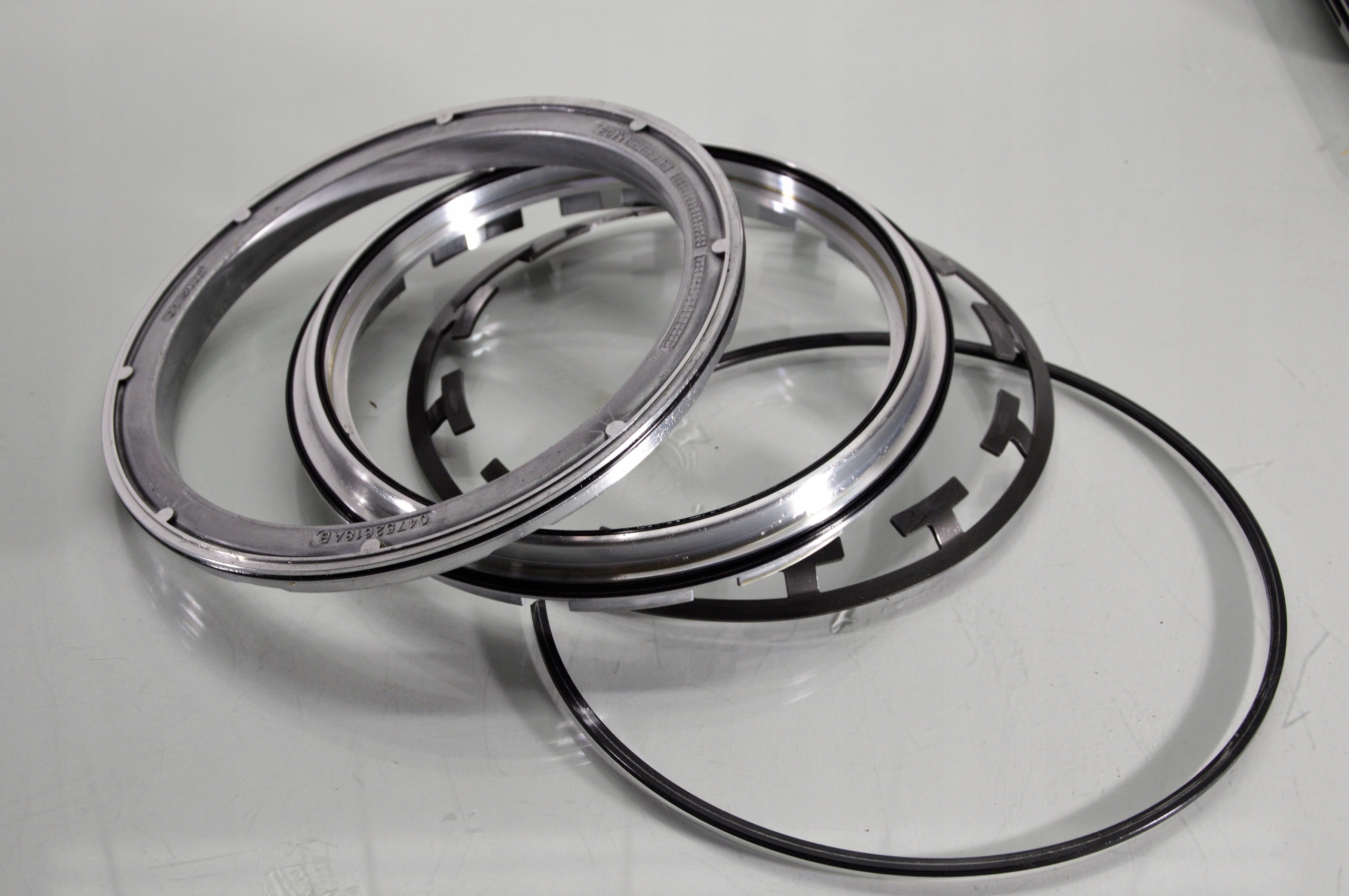 Поршень сцепления D и защита 04752618ab 948TE