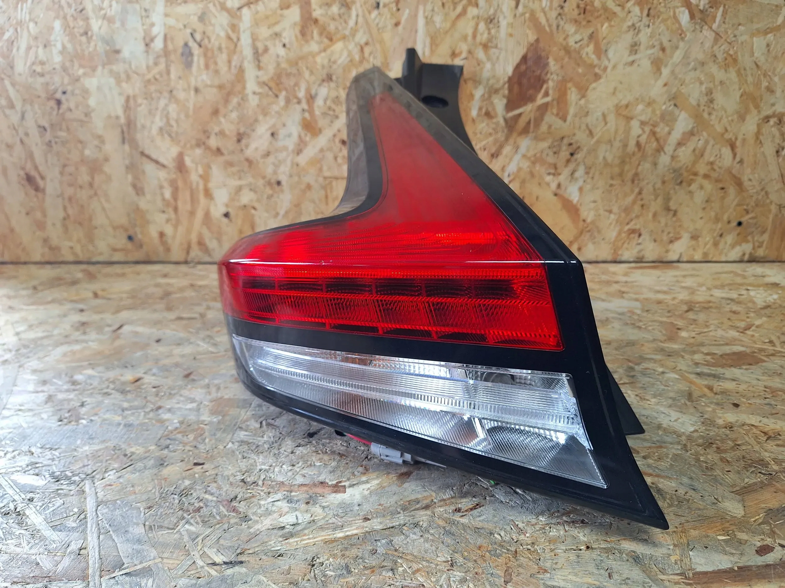 light rear part left 26555-5SH0A Nissan Leaf II 17