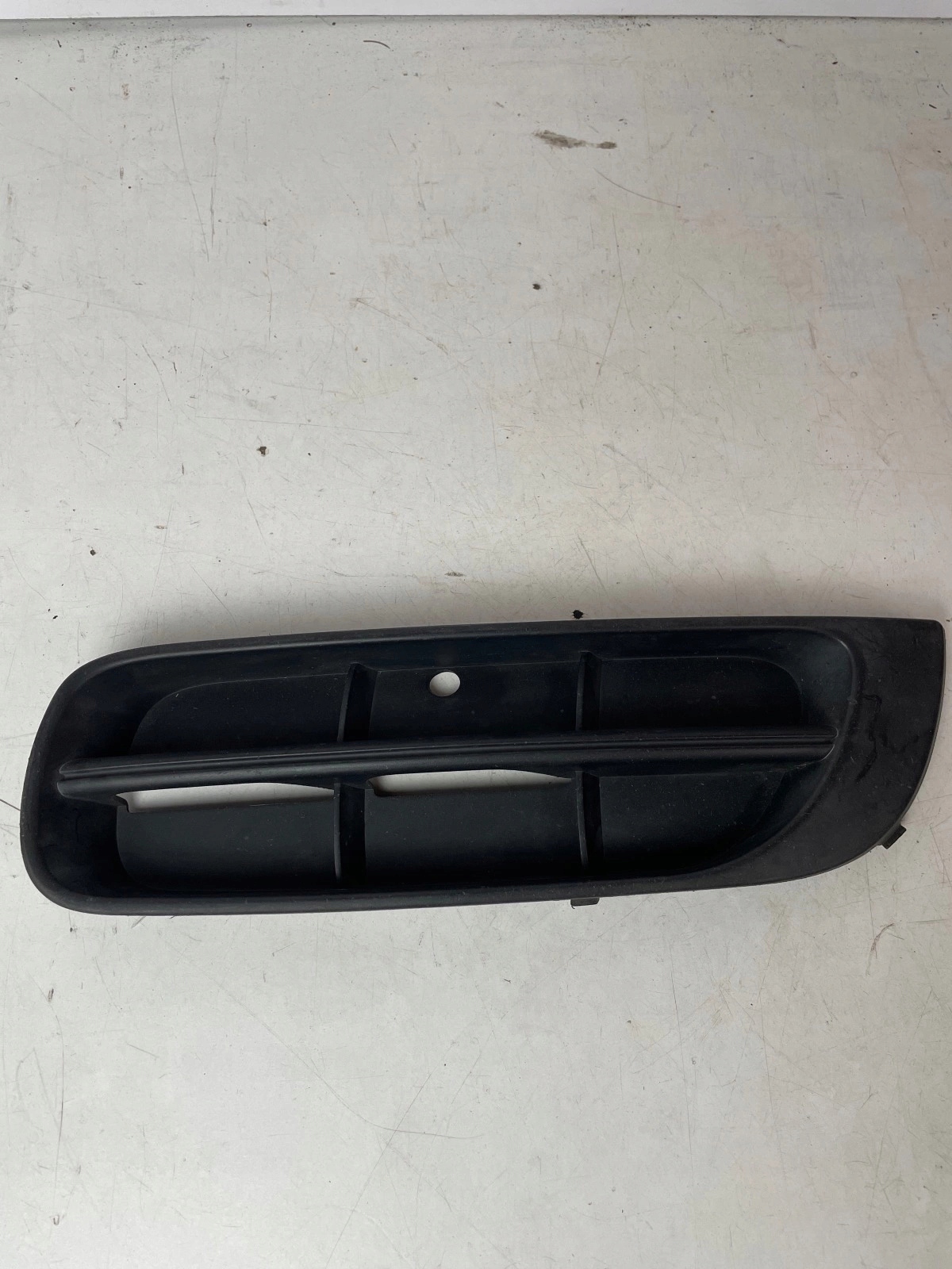 grid of a bumper front front left Skoda Fabia II Roomster