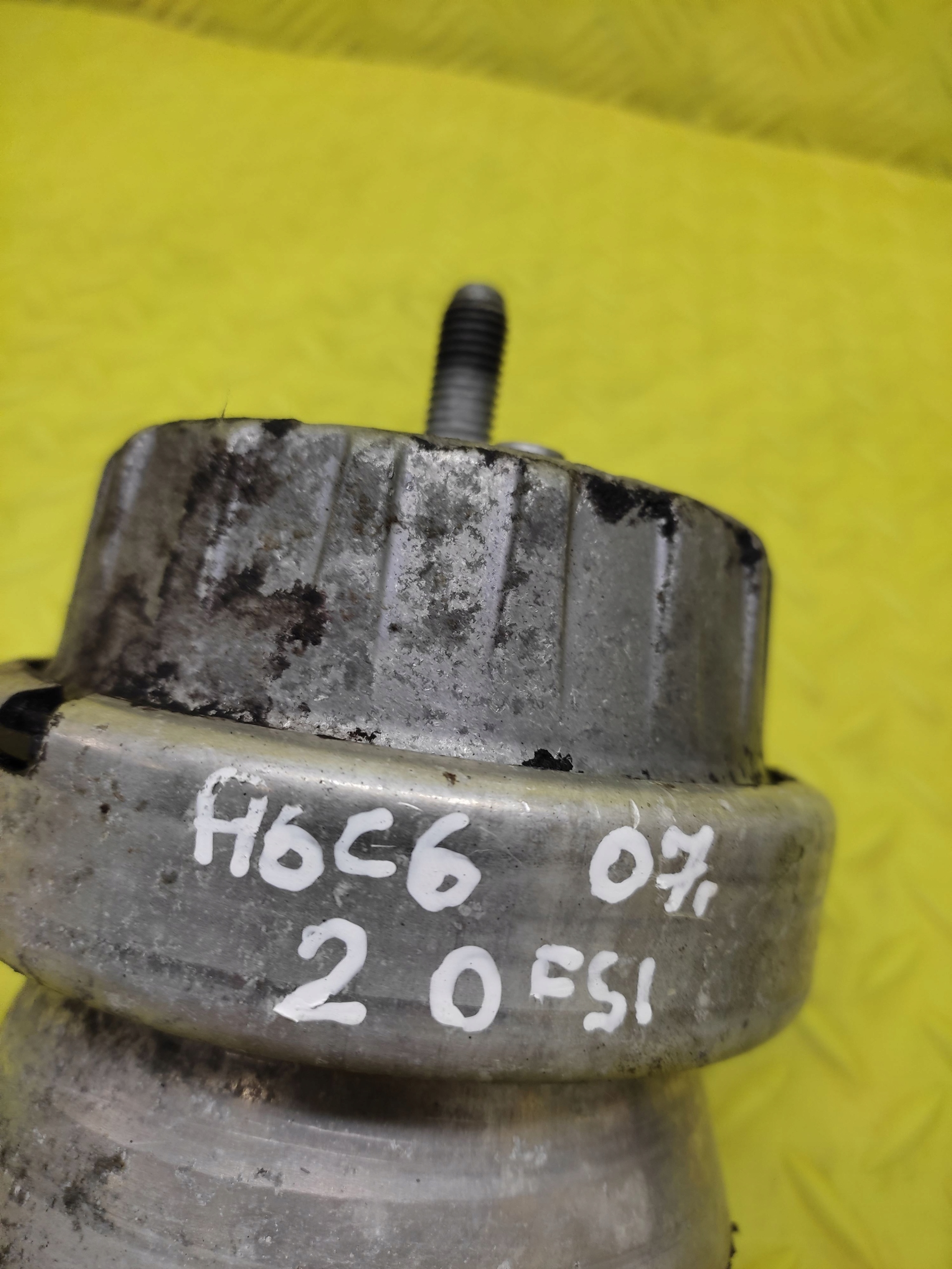 AUDI A6 C6 2.0 FSI engine mount 4F0199379C